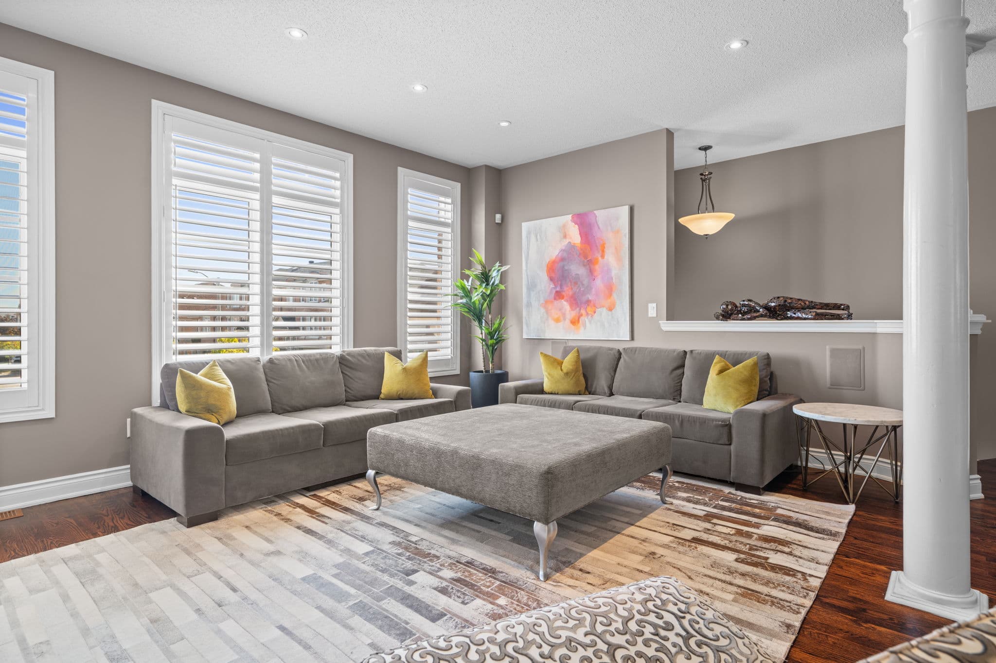 28 Mistywood Crescent Vaughan, ON L4J 9E6