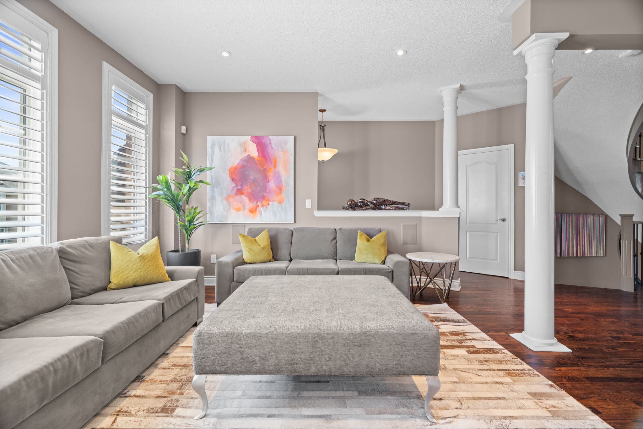 28 Mistywood Crescent Vaughan, ON L4J 9E6