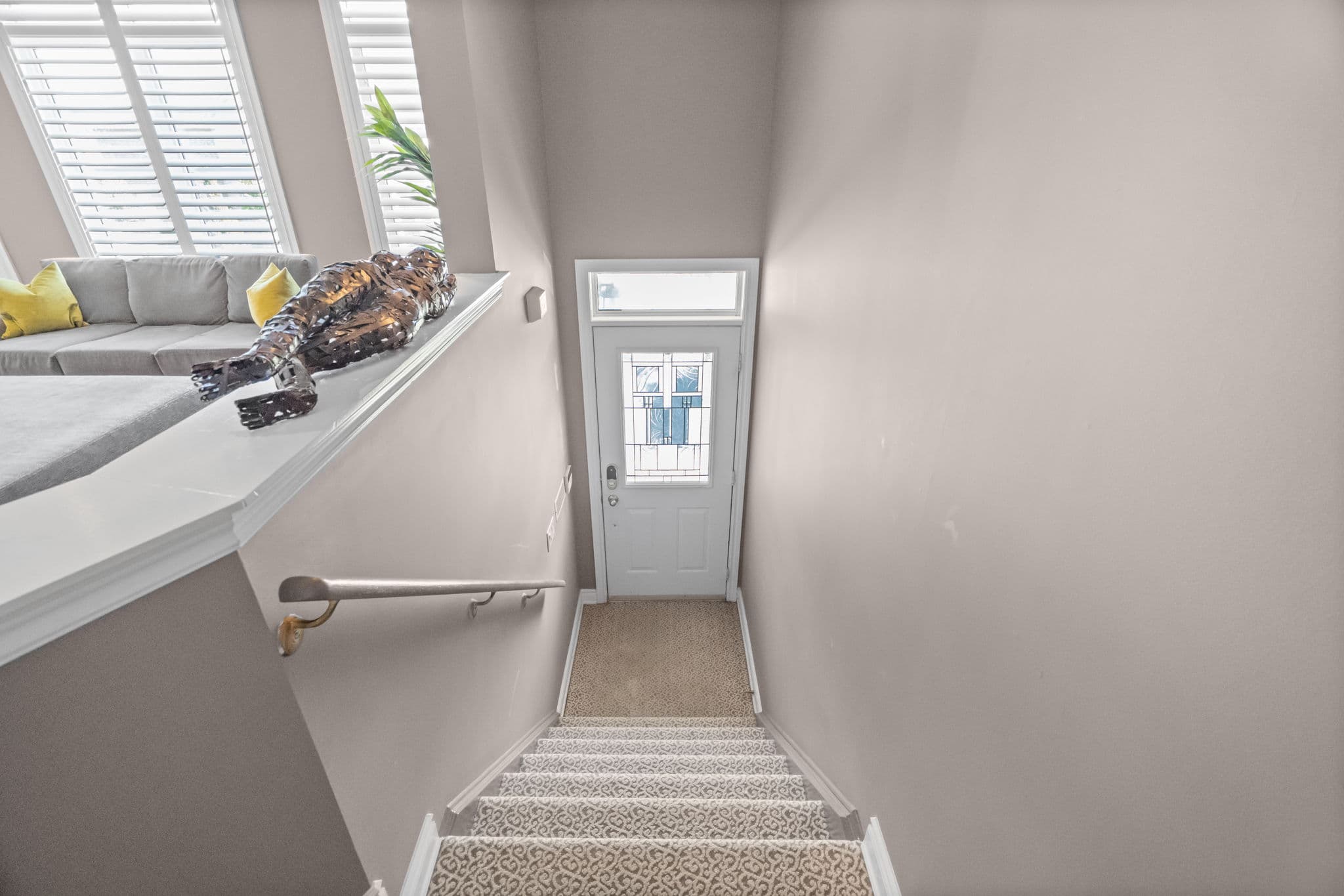 28 Mistywood Crescent Vaughan, ON L4J 9E6