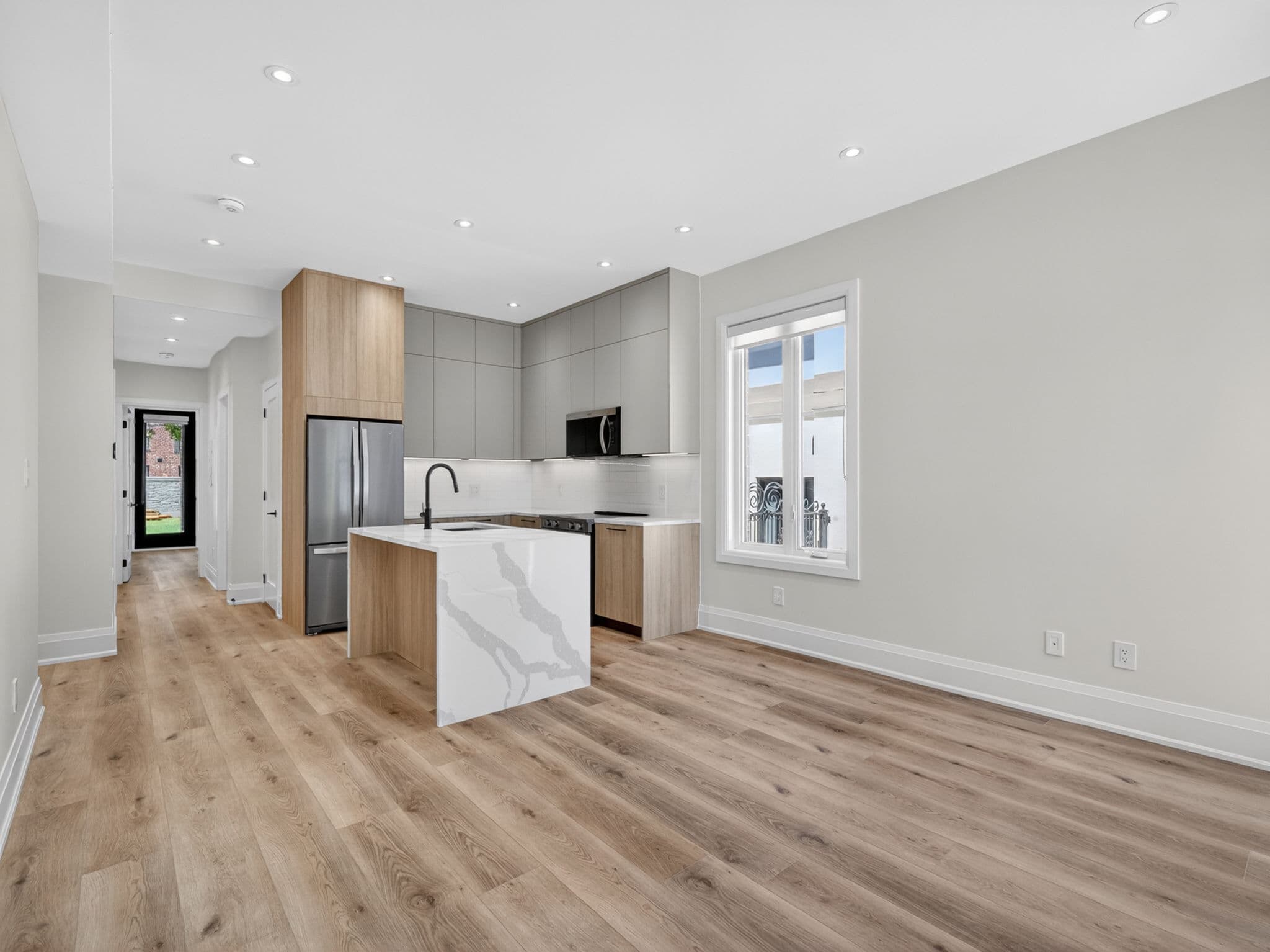 28 Norcross Rd Toronto, ON M3H 2R4
