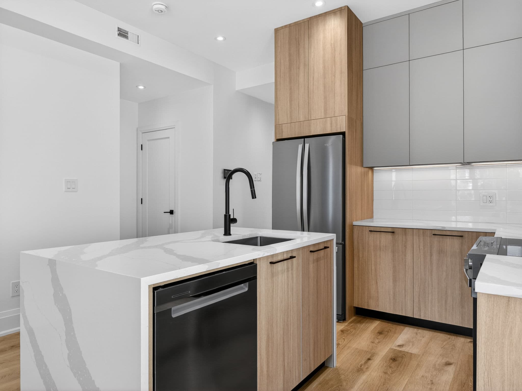 28 Norcross Rd Toronto, ON M3H 2R4