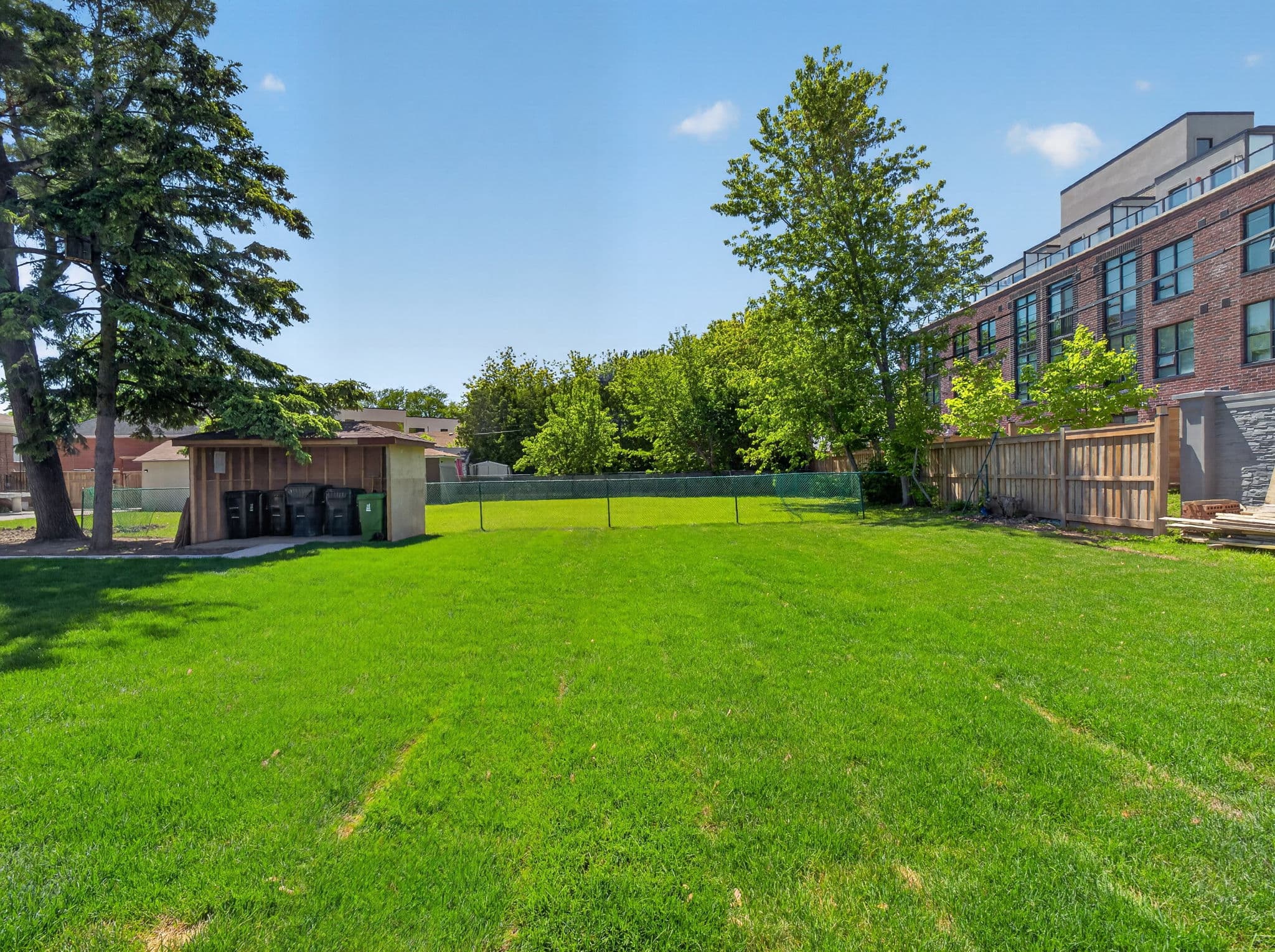28 Norcross Rd Unit 6 Toronto, ON M3H 2R4