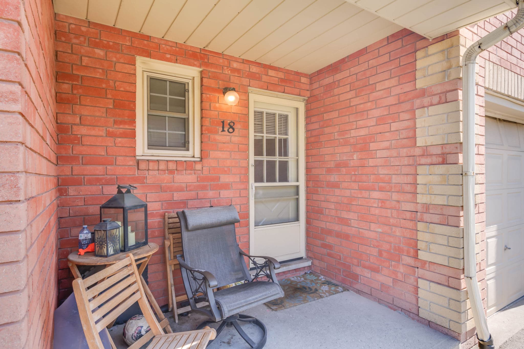 280 Limeridge Rd E Unit 18 Hamilton, ON L9A 2S7