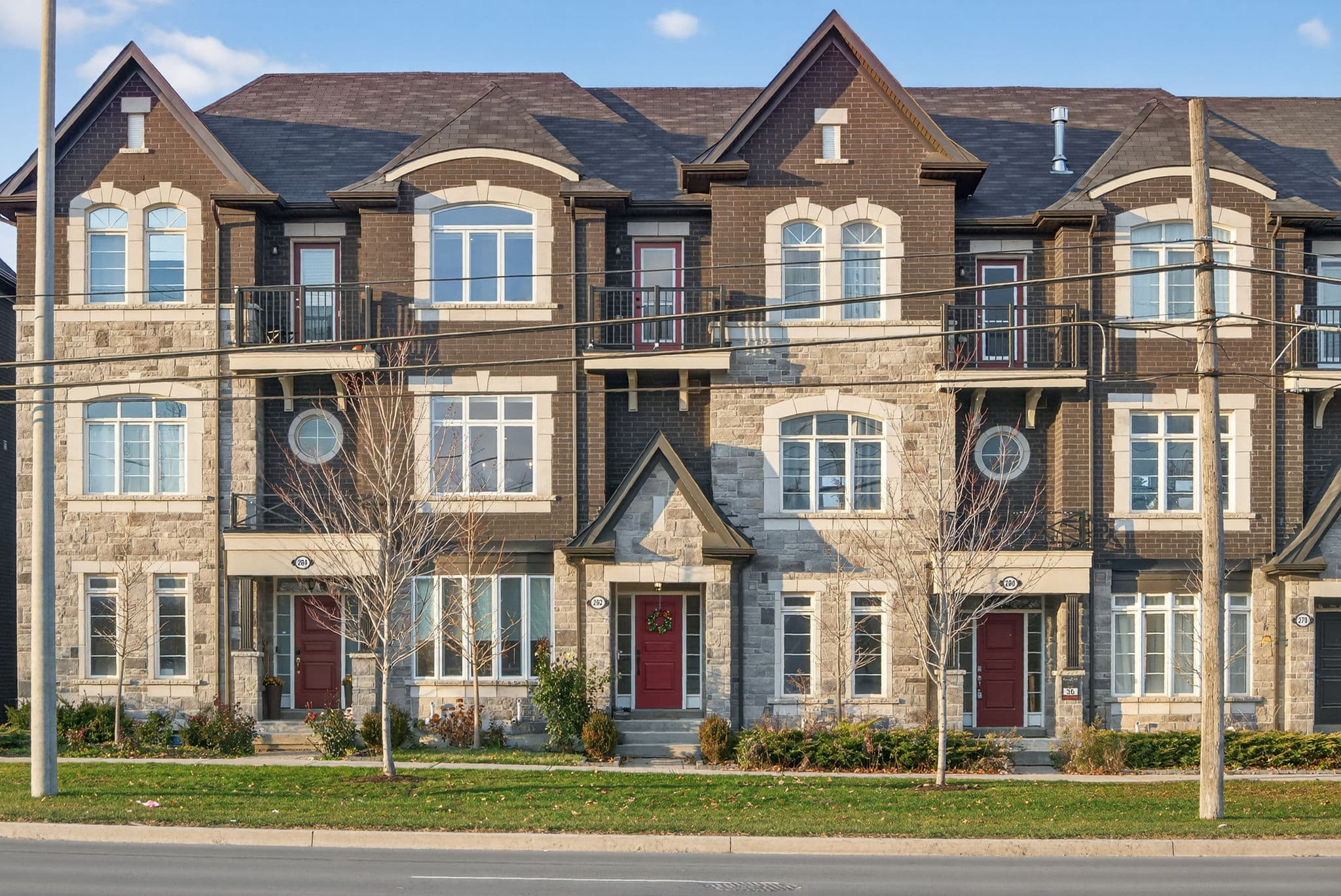 282 King Rd Richmond Hill, ON L4E 1H3