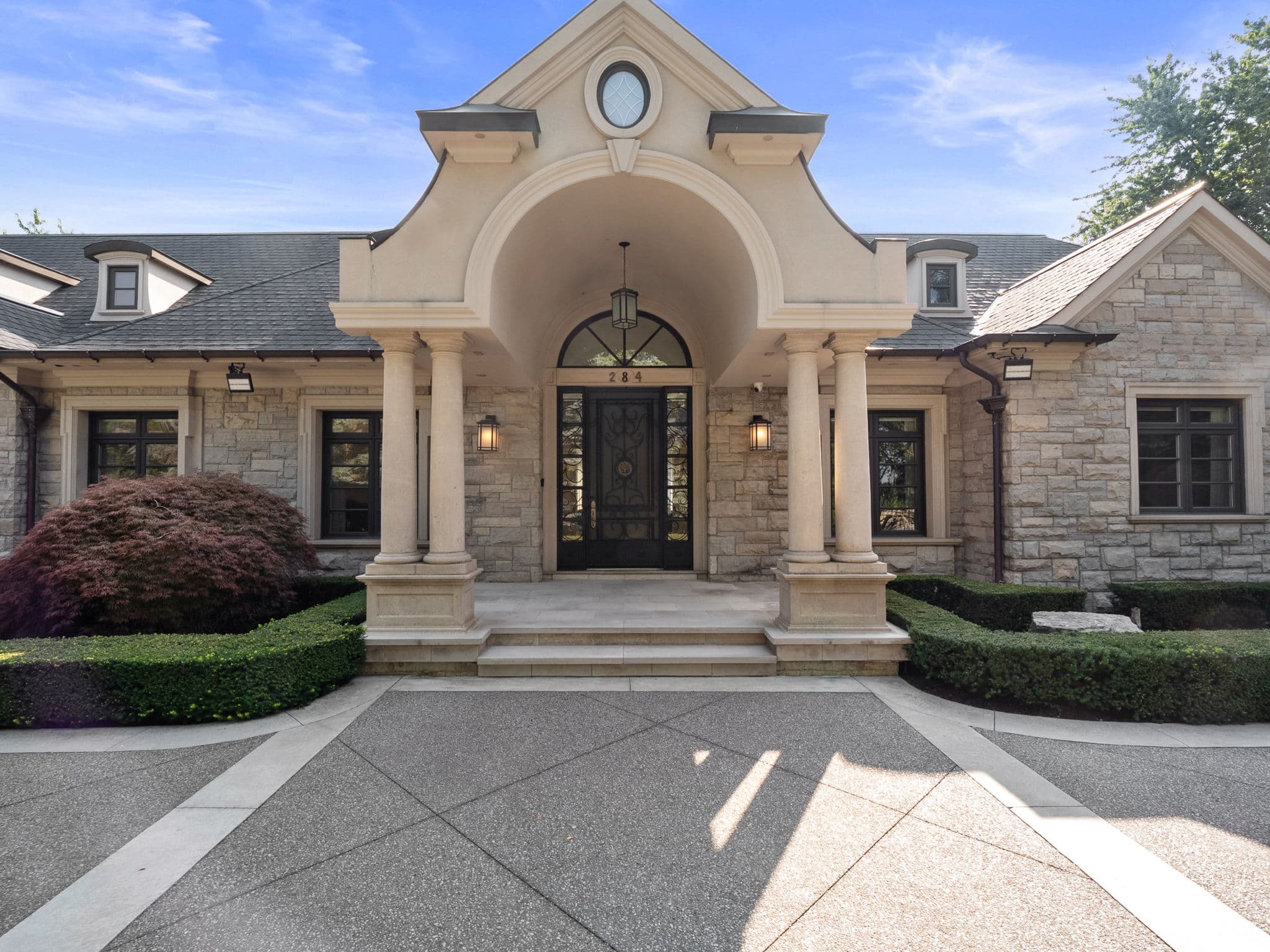 284 Pine Valley Crescent Vaughan, ON L4L 2W6