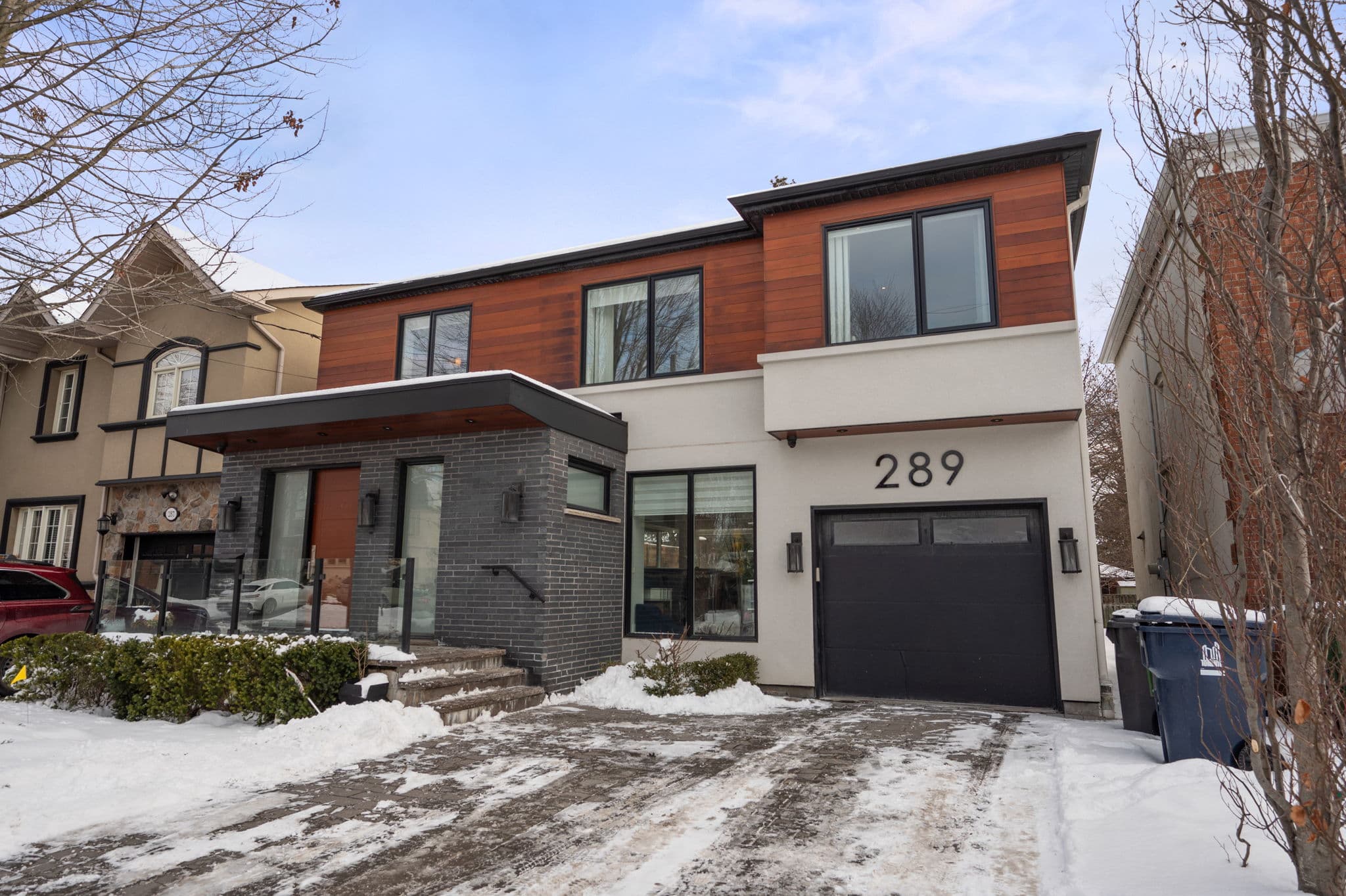 289 Sandringham Dr. Toronto, ON M3H 1G4