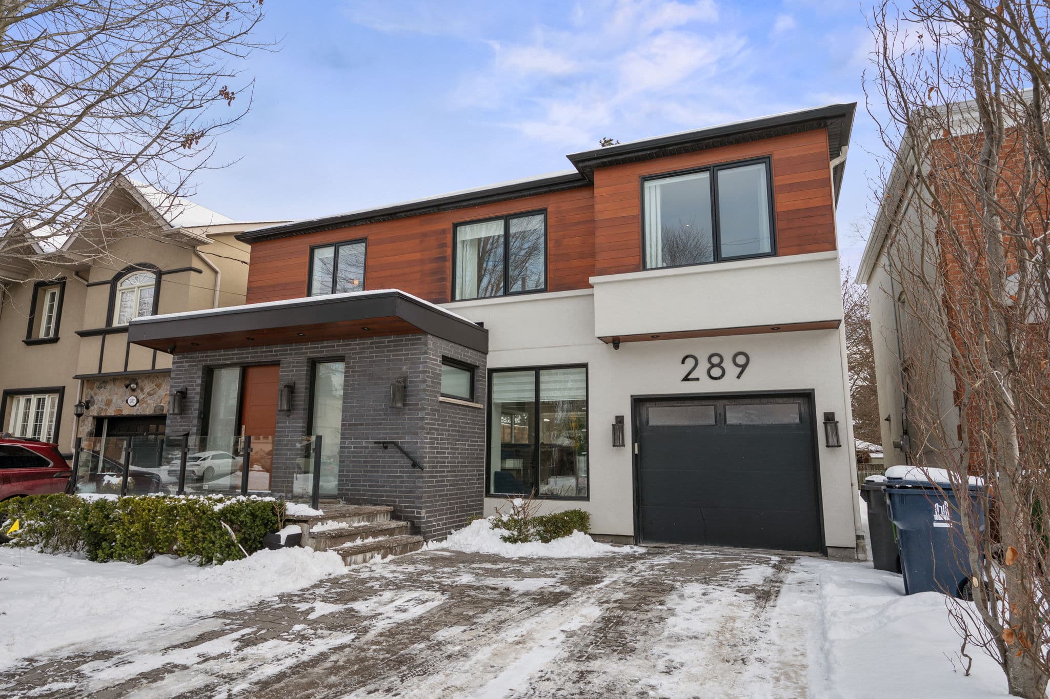 289 Sandringham Dr. Toronto, ON M3H 1G4