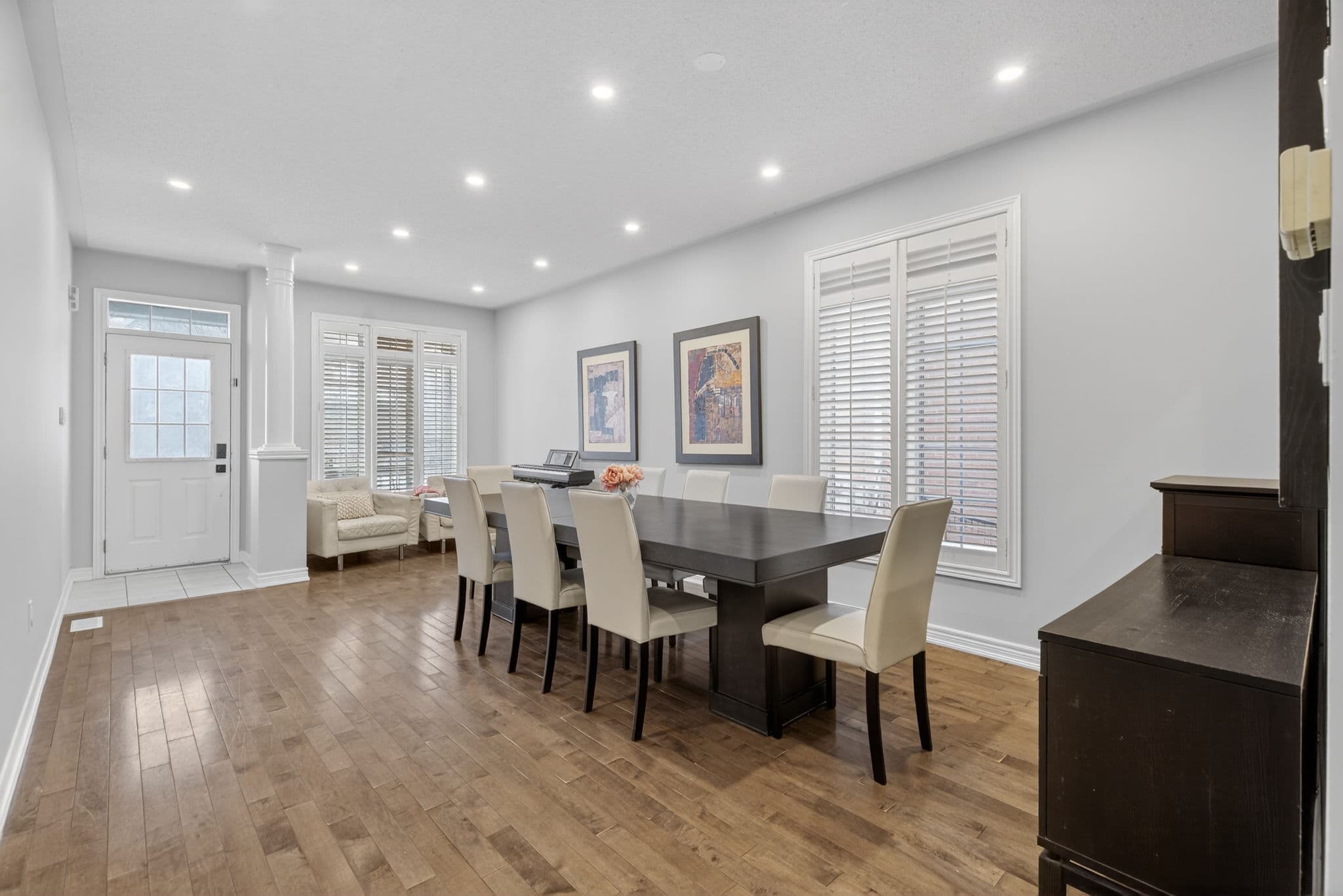 29 Fraserwood Rd Vaughan, ON L4J 9C5
