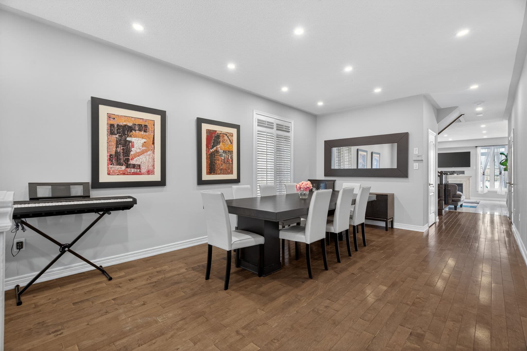 29 Fraserwood Rd Vaughan, ON L4J 9C5