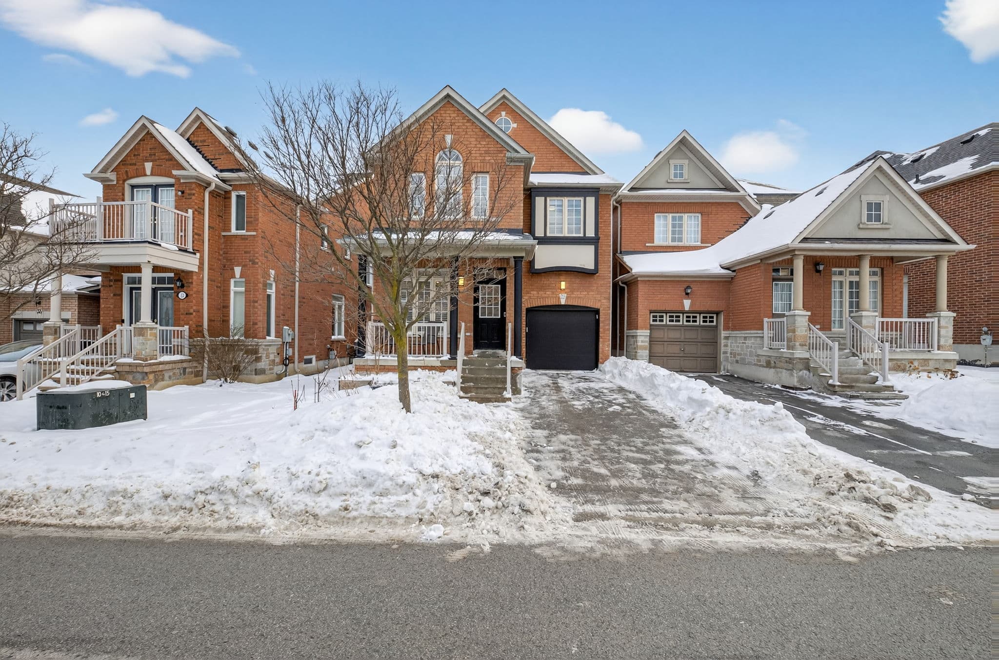 29 Fraserwood Rd Vaughan, ON L4J 9C5