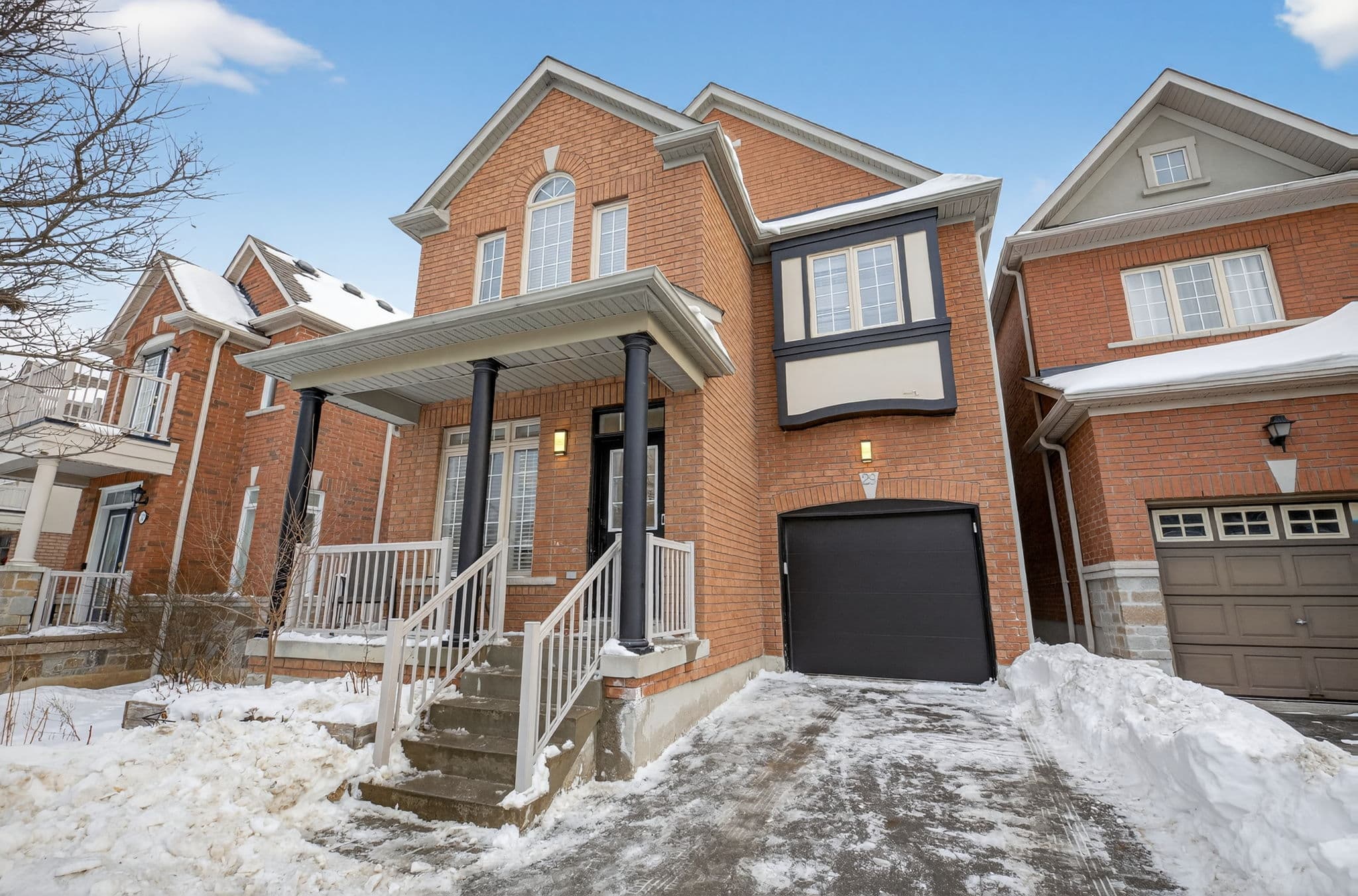 29 Fraserwood Rd Vaughan, ON L4J 9C5