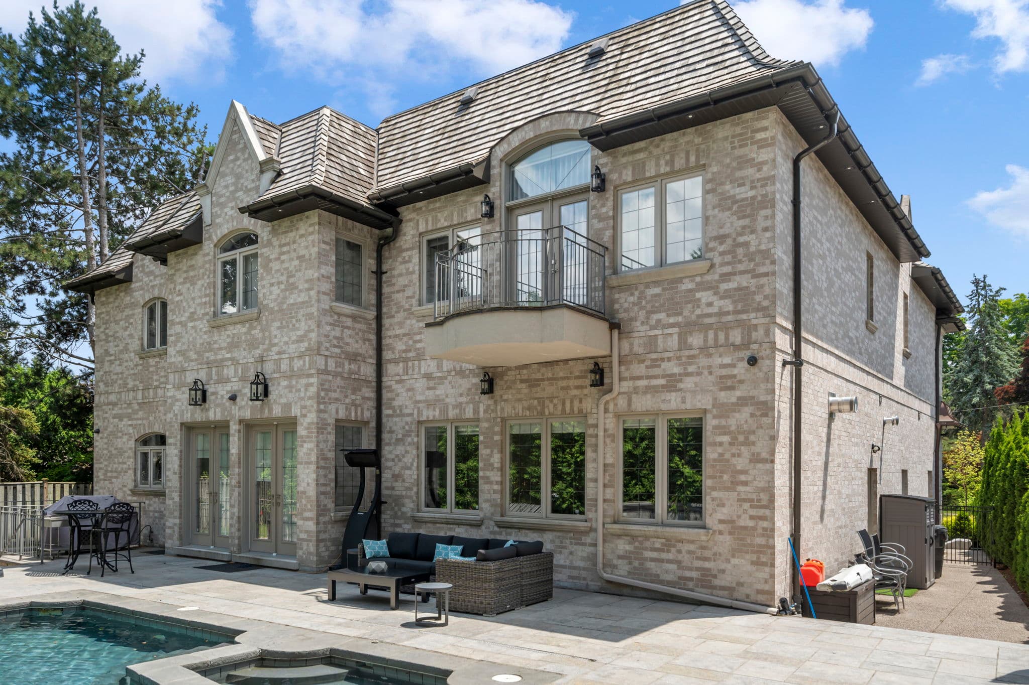 29 Junewood Crescent Toronto, ON M2L 2C3