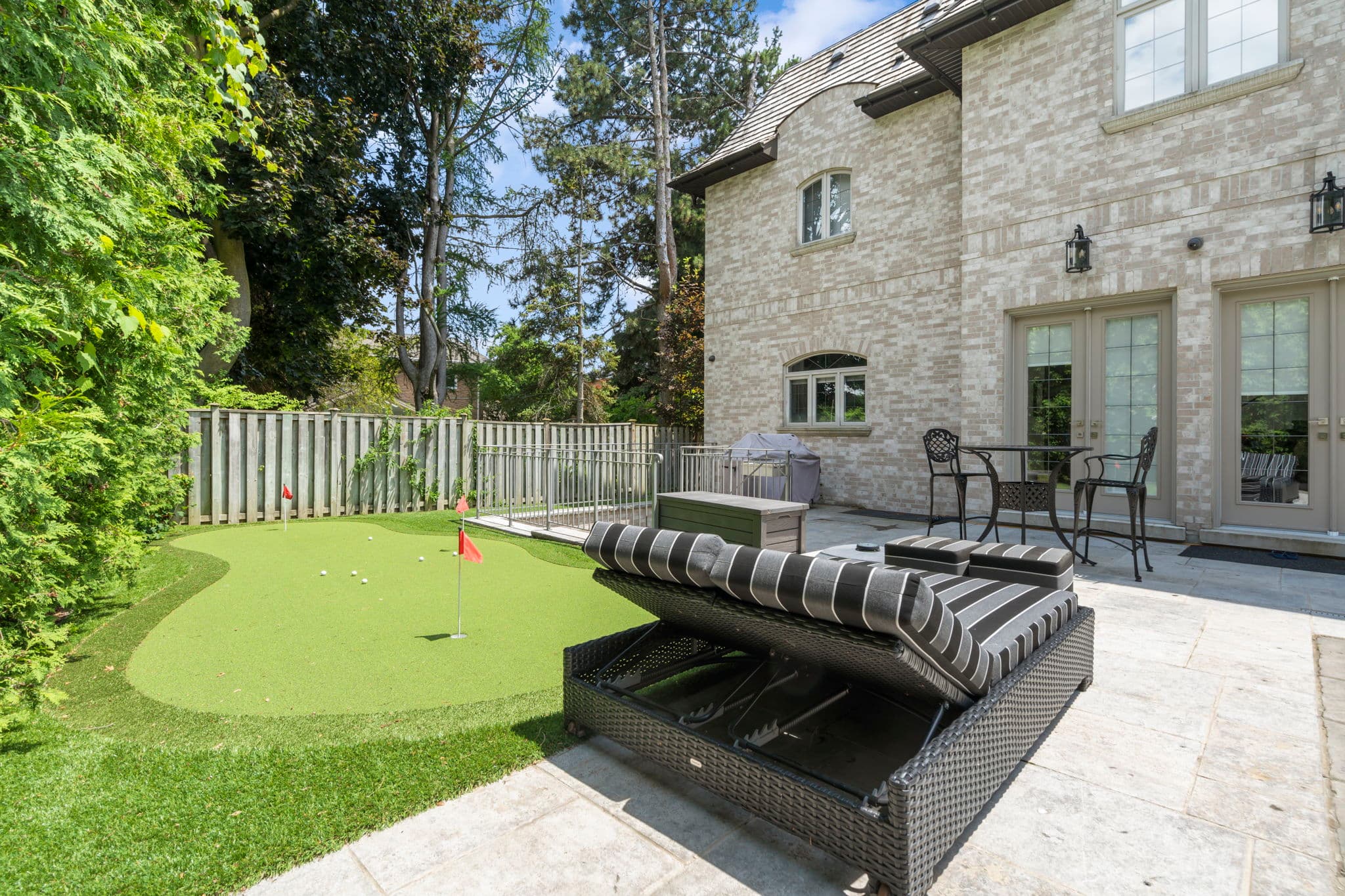 29 Junewood Crescent Toronto, ON M2L 2C3