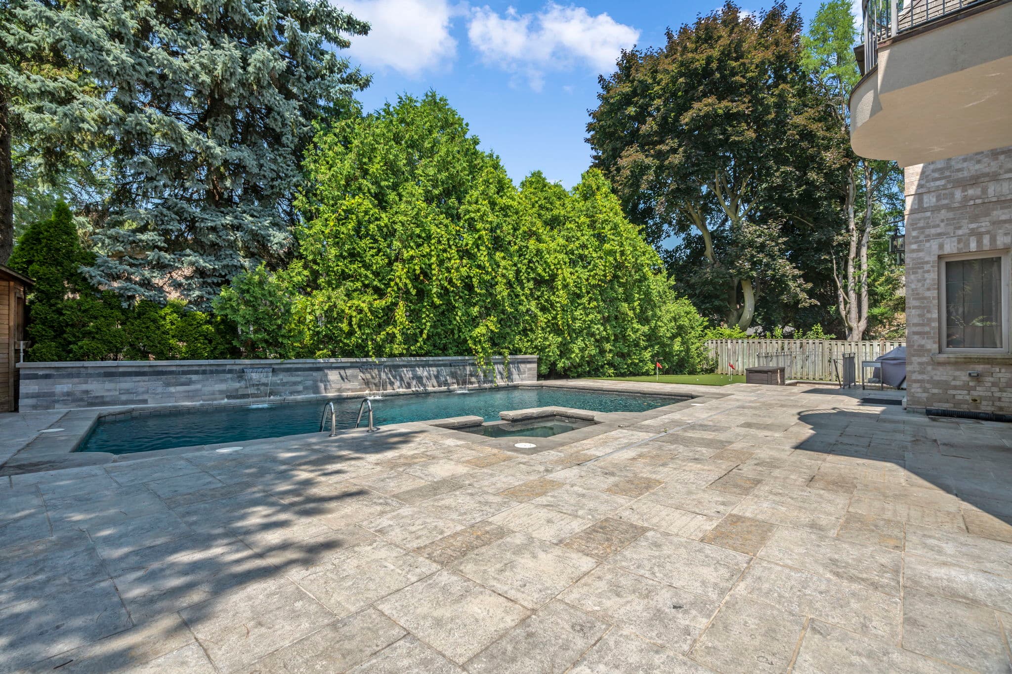 29 Junewood Crescent Toronto, ON M2L 2C3