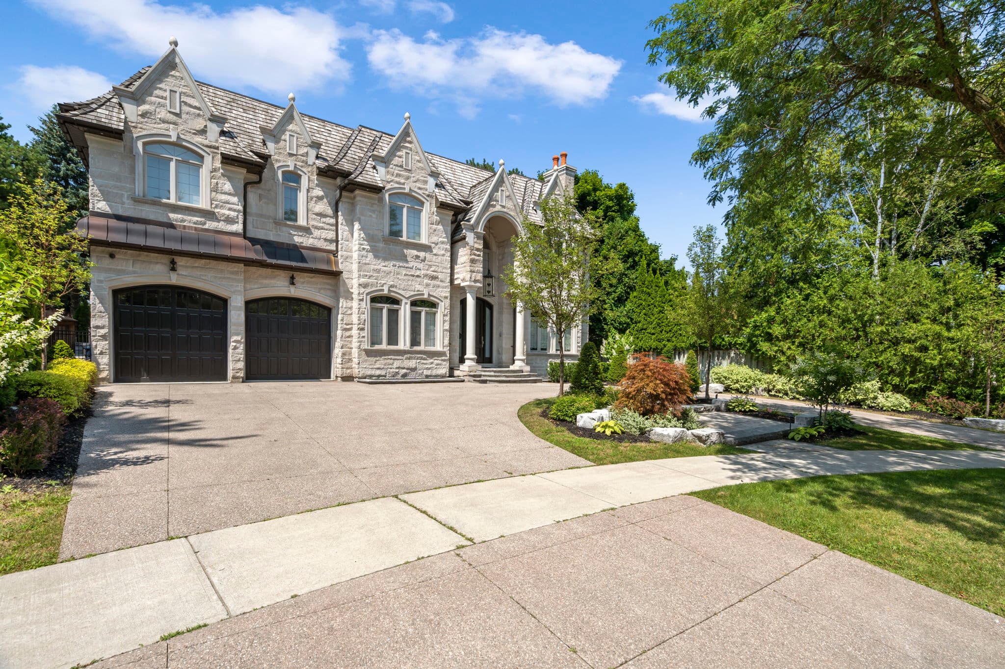 29 Junewood Crescent Toronto, ON M2L 2C3