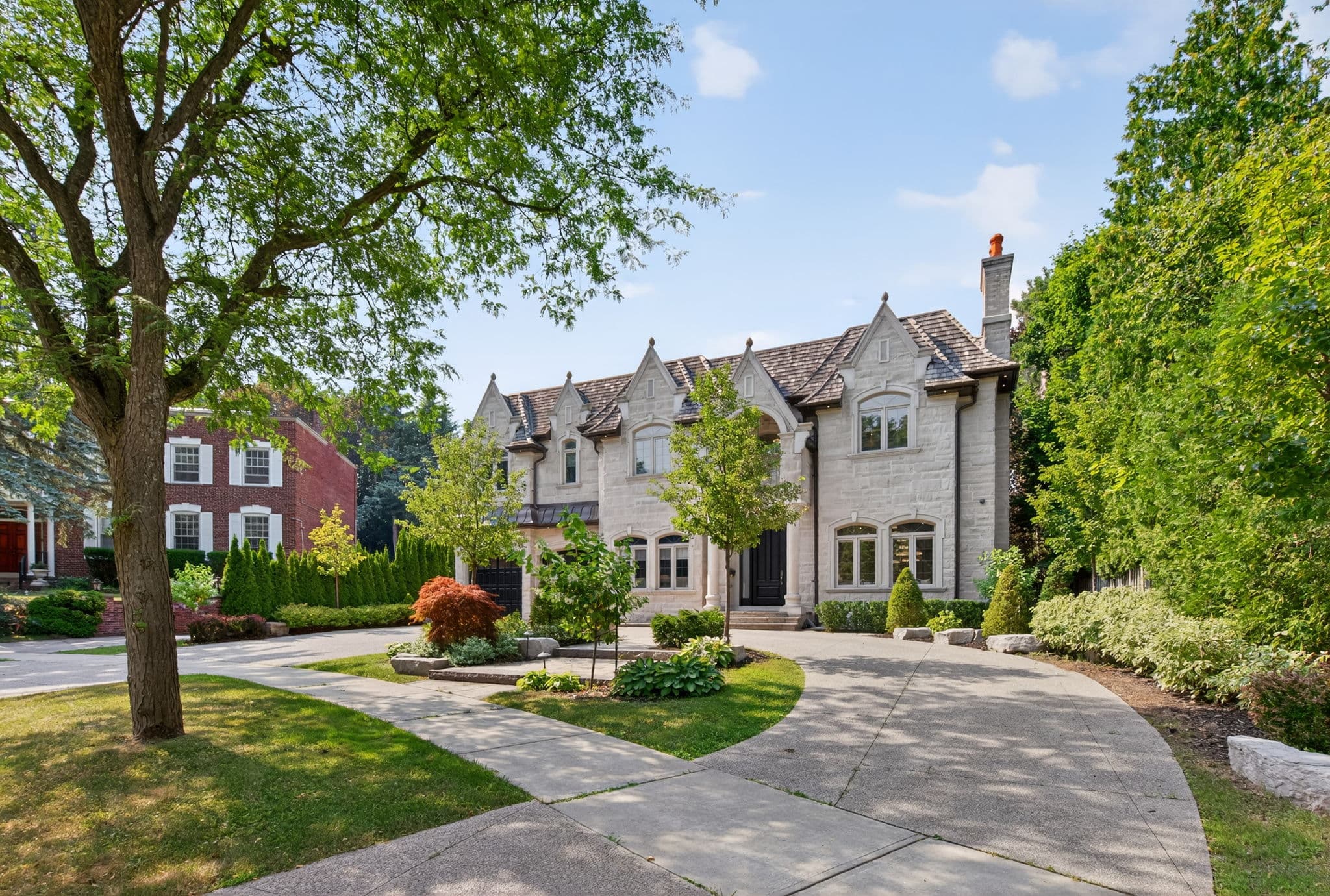 29 Junewood Crescent Toronto, ON M2L 2C3