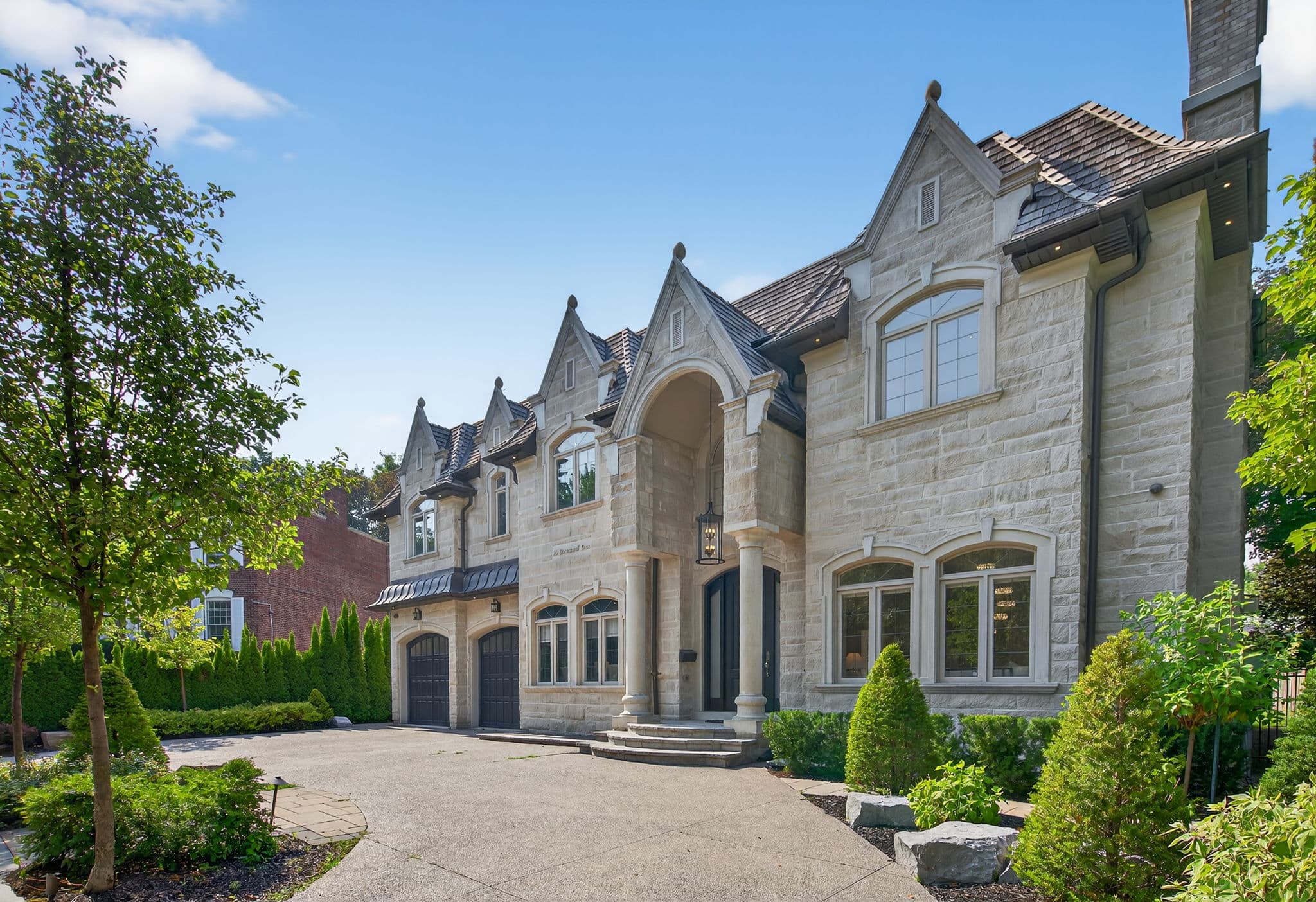 29 Junewood Crescent Toronto, ON M2L 2C3