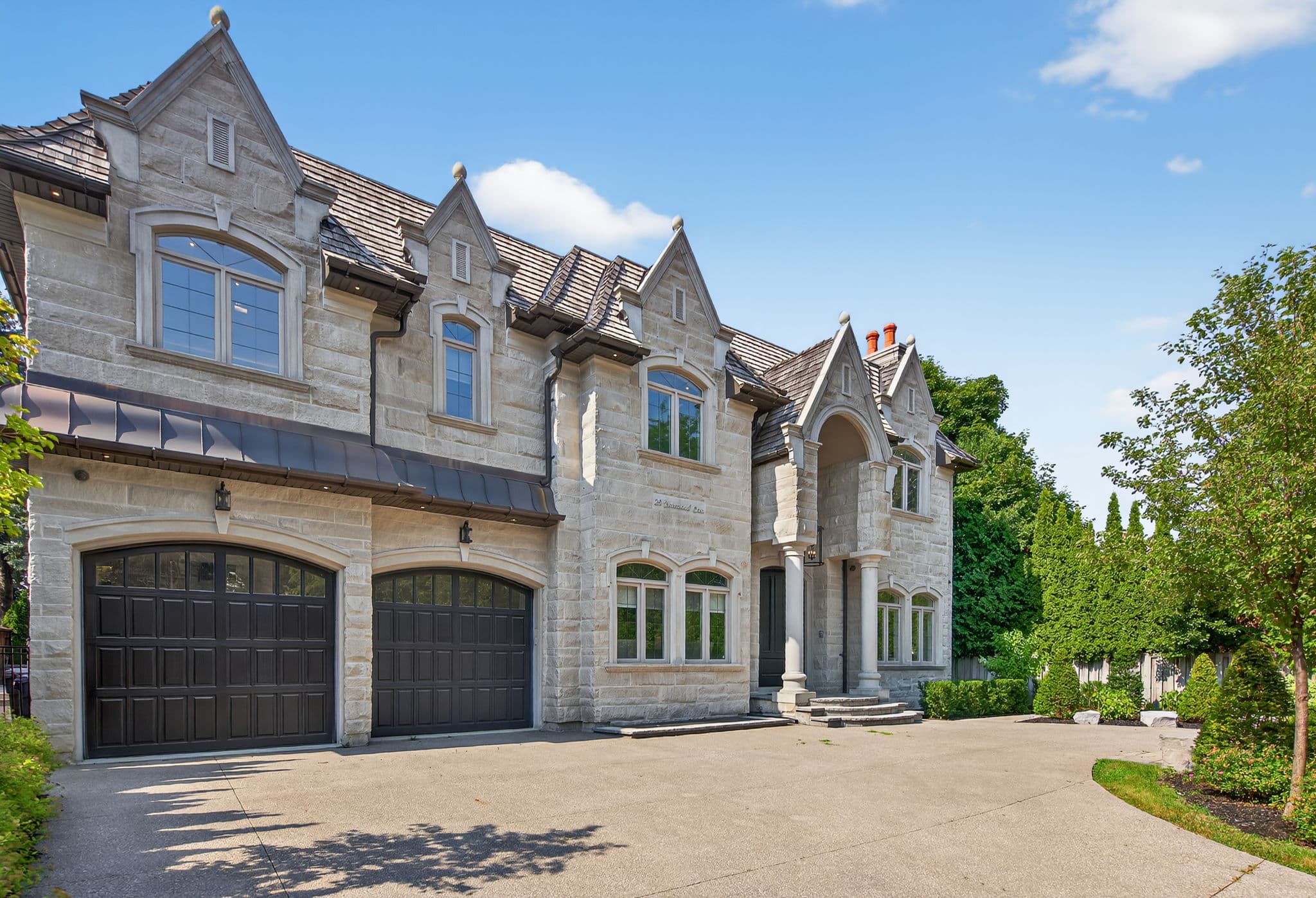 29 Junewood Crescent Toronto, ON M2L 2C3