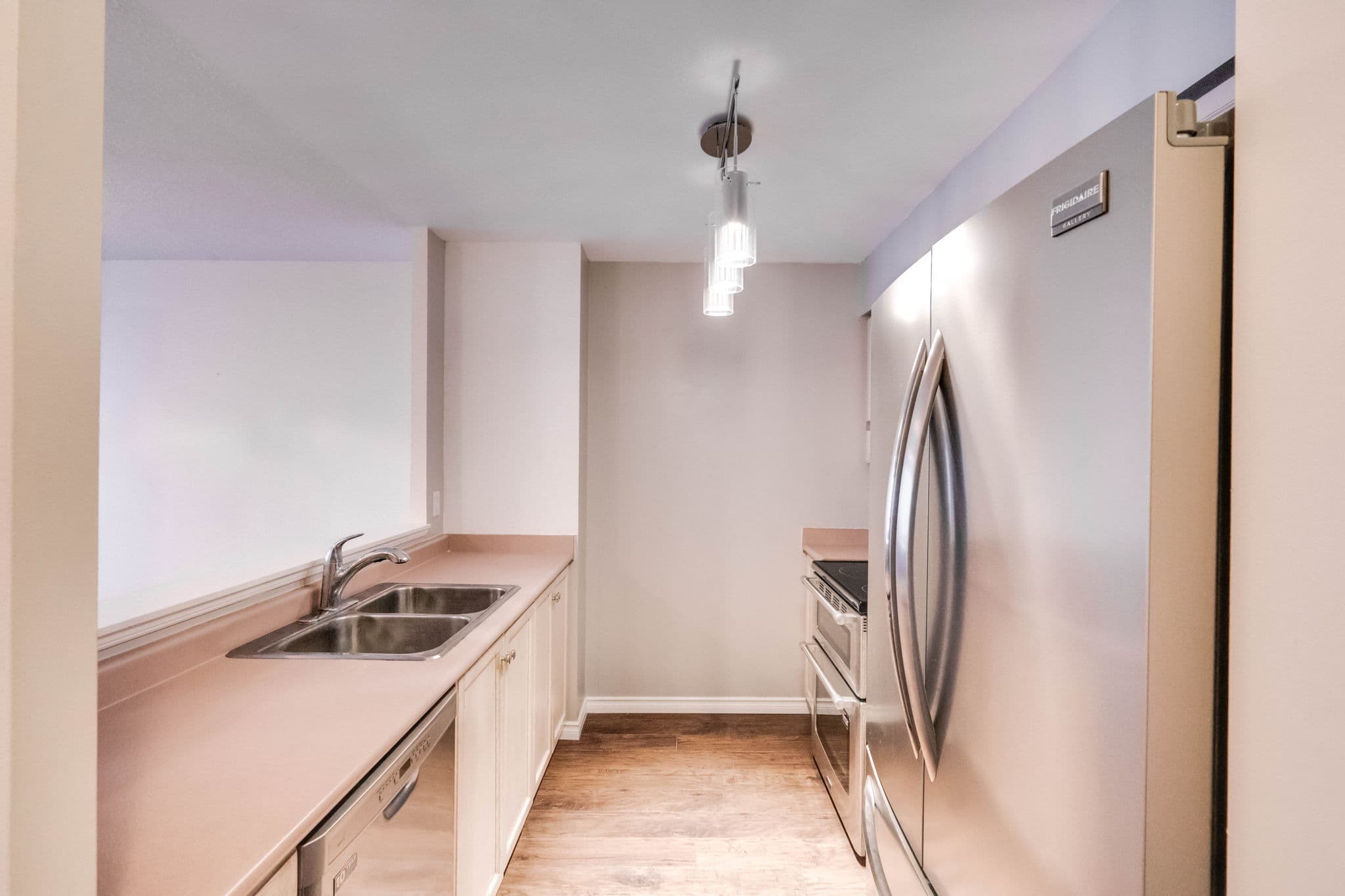 29 Northern Heights Dr Unit 101 Richmond Hill, ON L4B 4L8