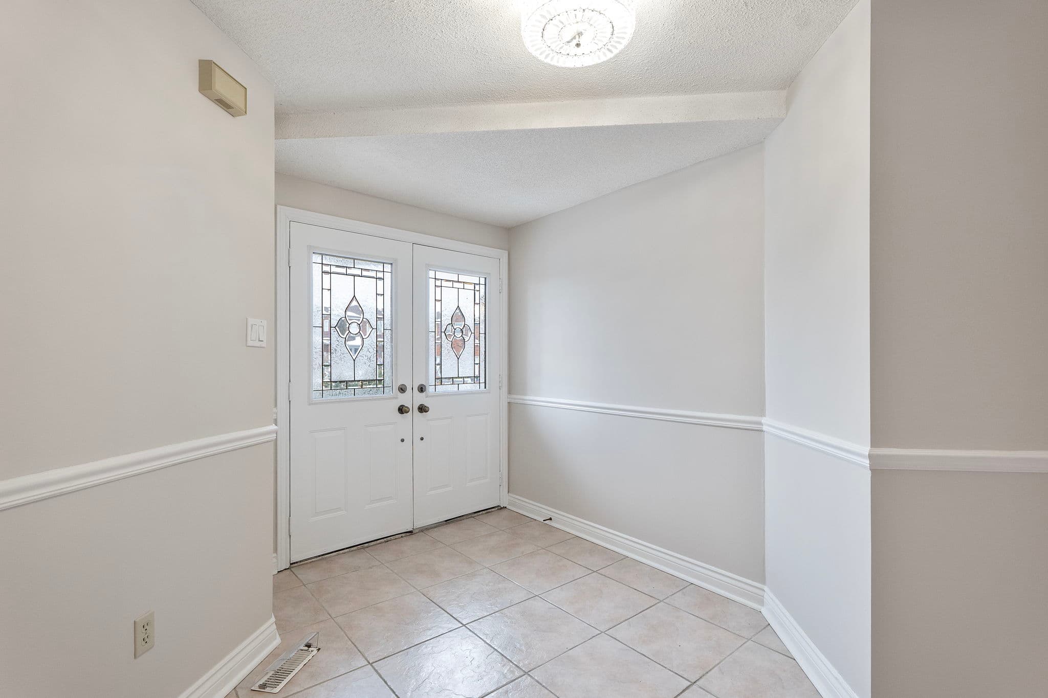 294 Ceremonial Dr Mississauga, ON L5R 2N7
