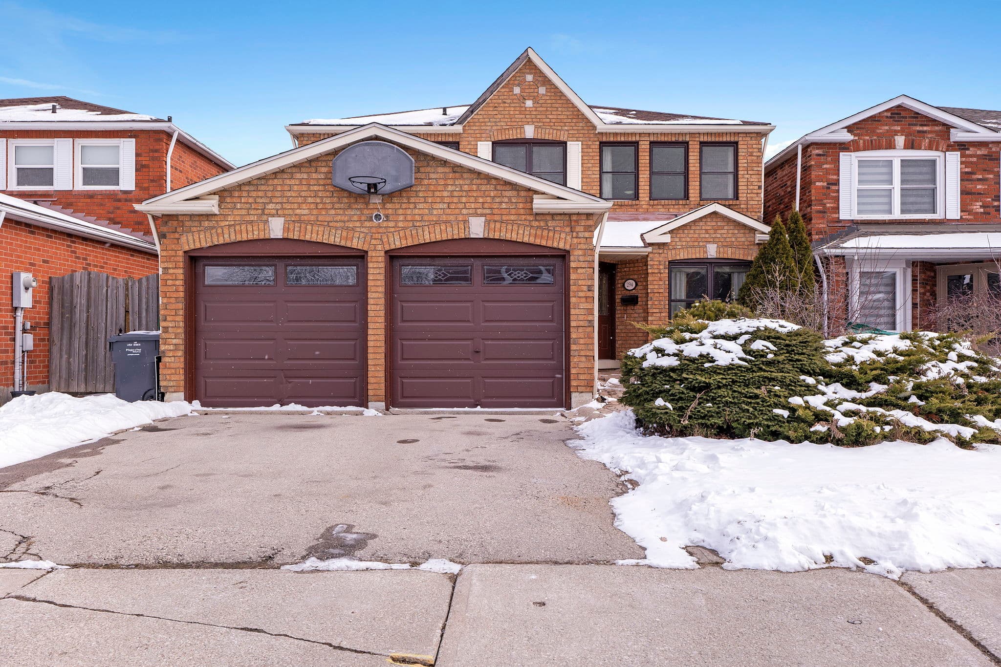 294 Ceremonial Dr Mississauga, ON L5R 2N7
