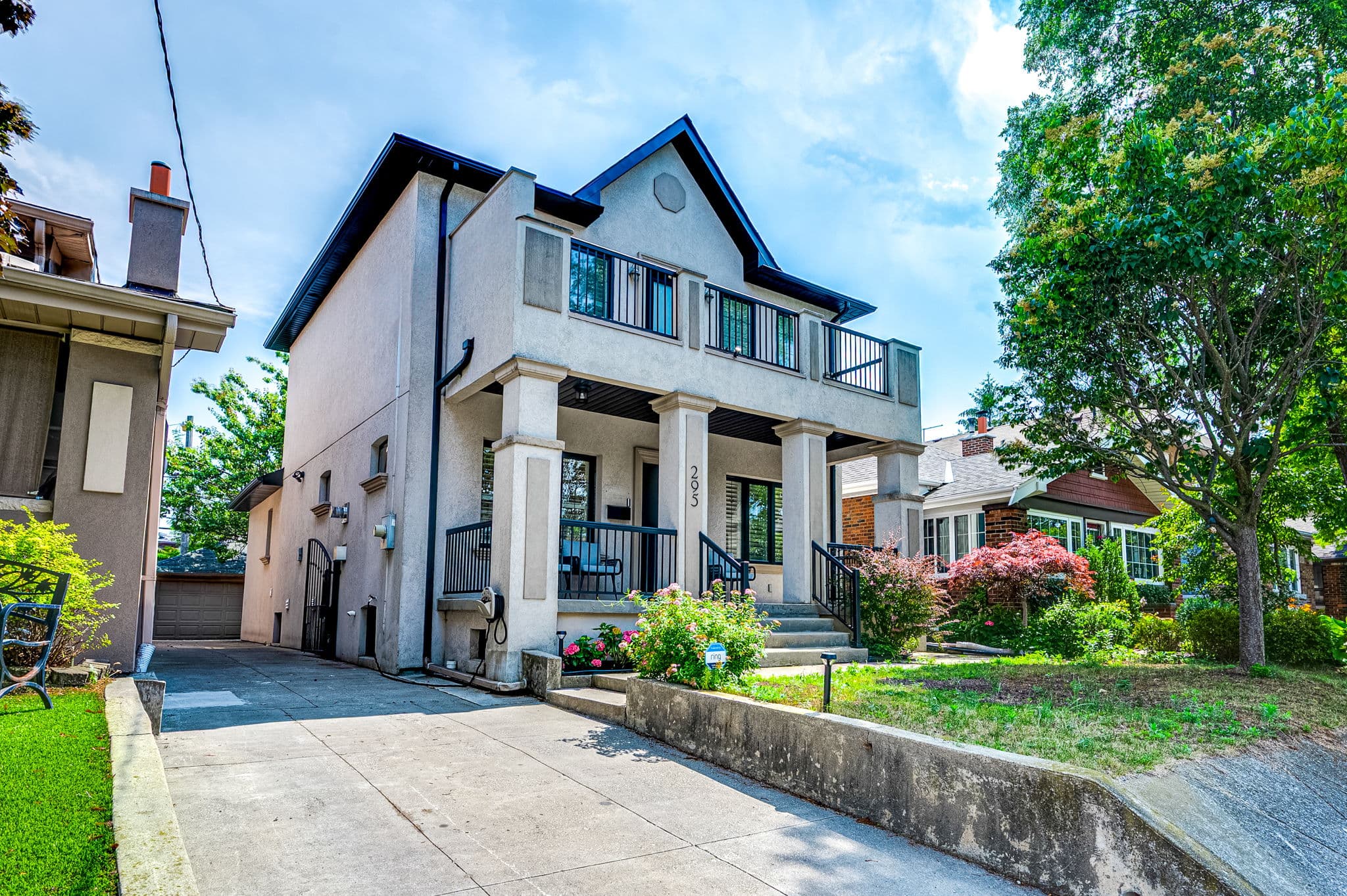295 Strathmore Blvd Toronto, ON M4J 1P9
