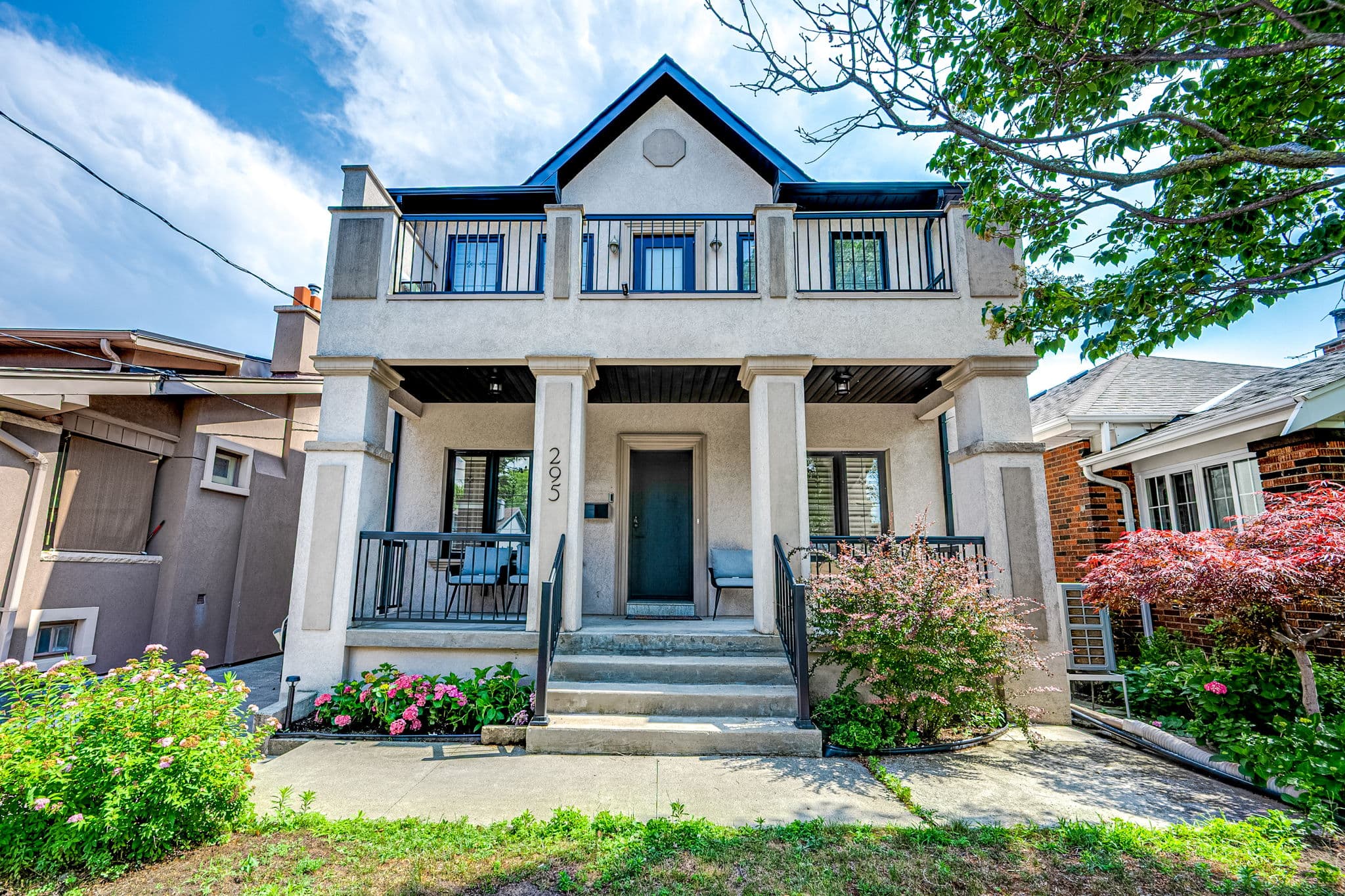 295 Strathmore Blvd Toronto, ON M4J 1P9
