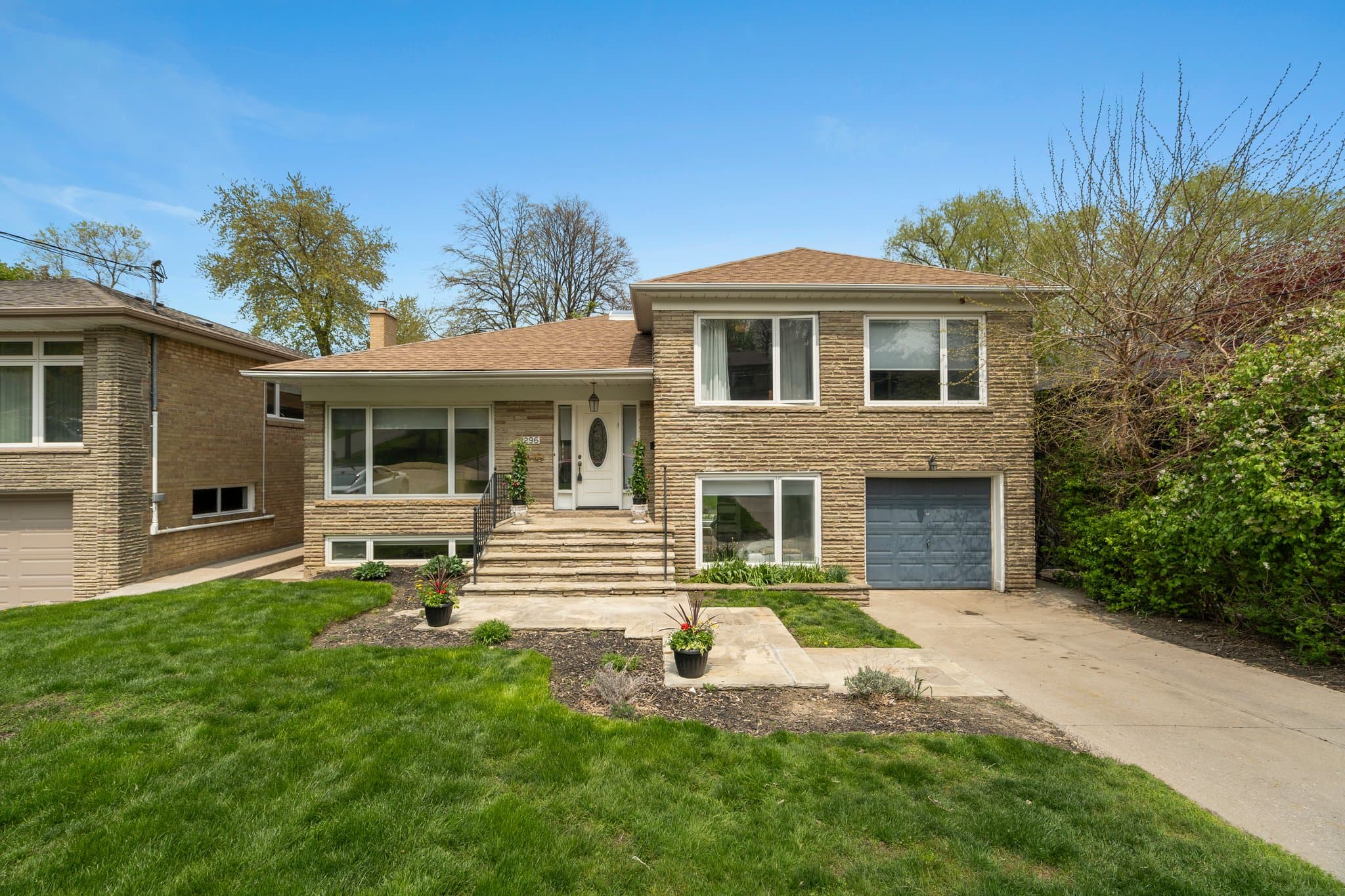 296 Hillhurst Blvd Toronto, ON M6B 1N1