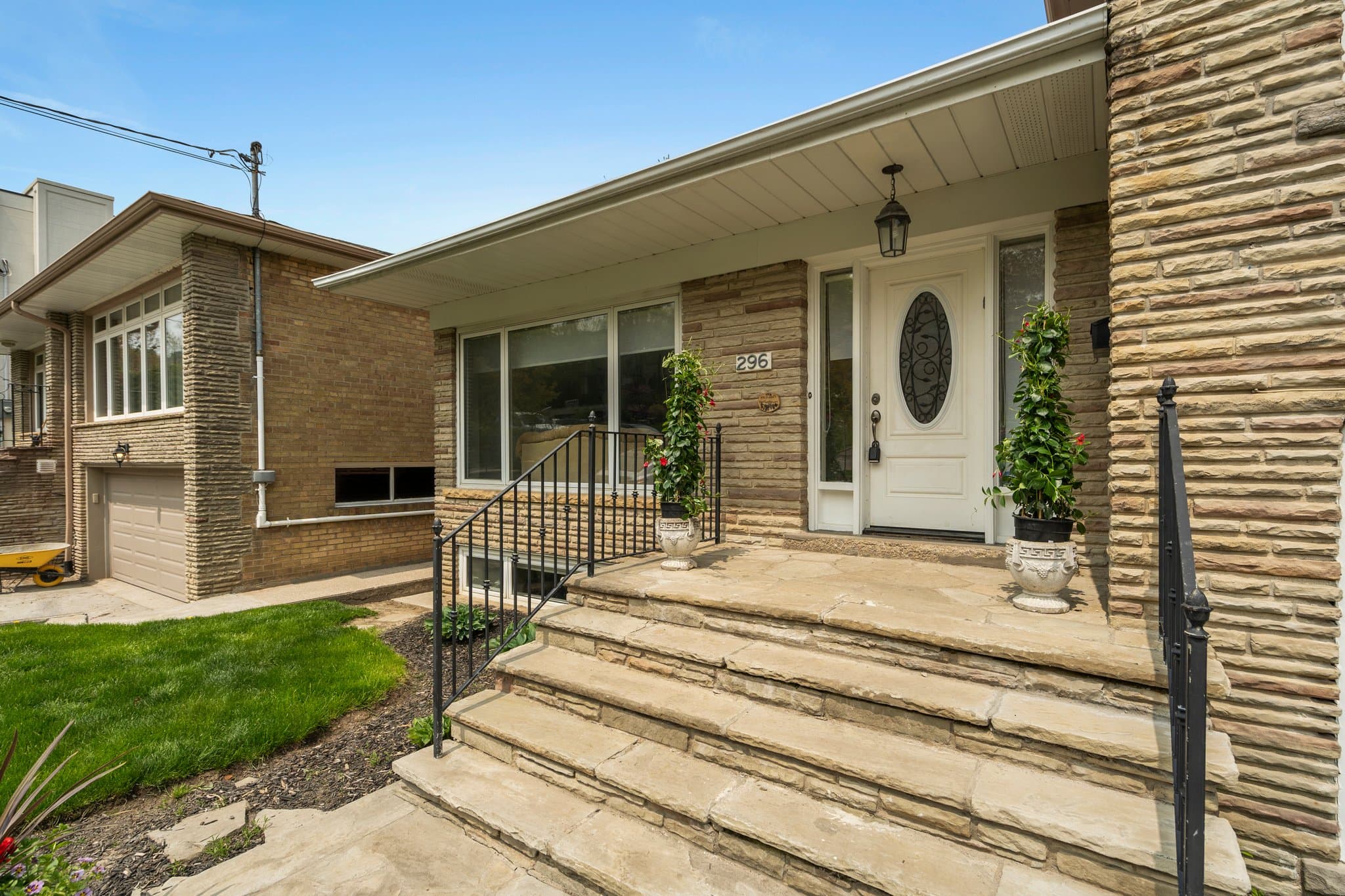 296 Hillhurst Blvd Toronto, ON M6B 1N1