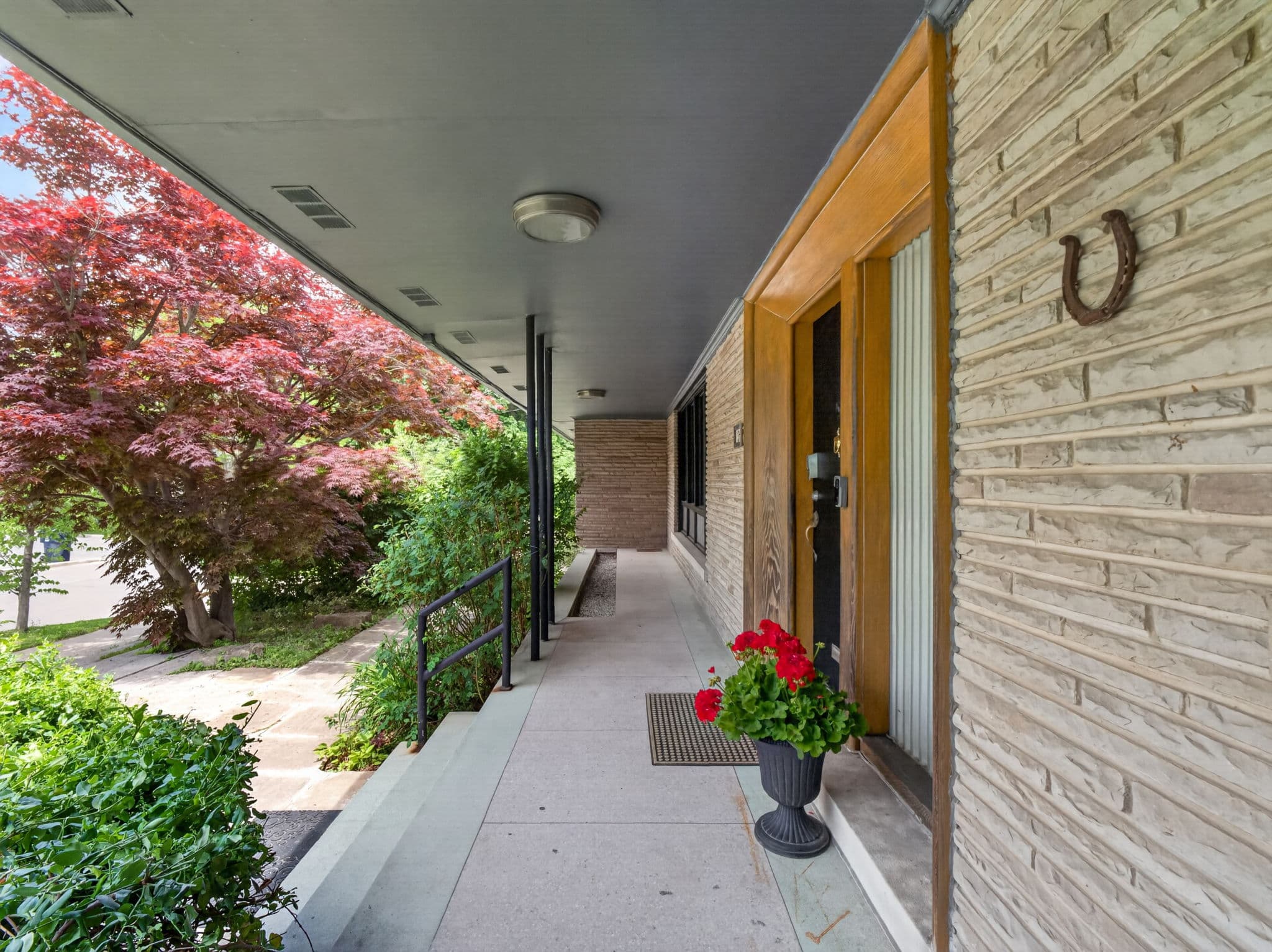 3 Glen Rush Blvd Toronto, ON M5N 2T2