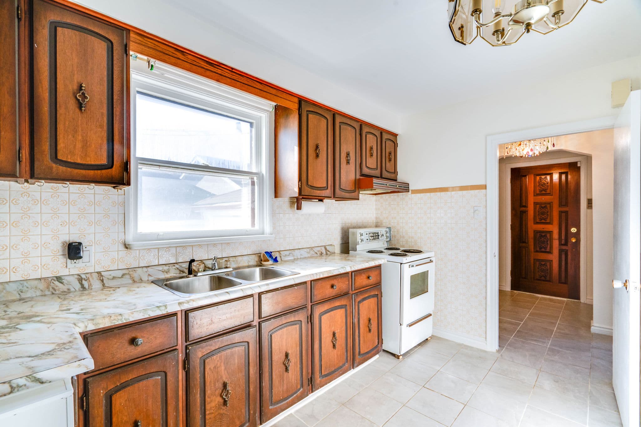 3 Lombardy Crescent Scarborough, ON M1K 4N7