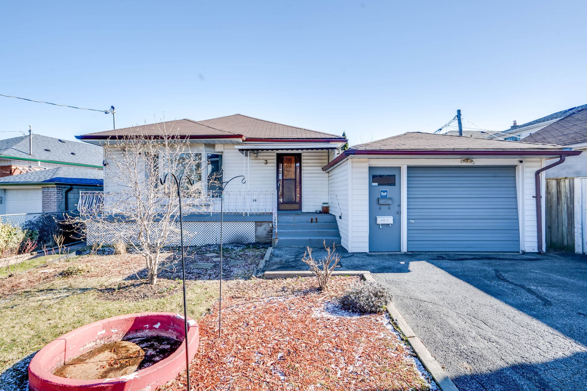 3 Lombardy Crescent Scarborough, ON M1K 4N7