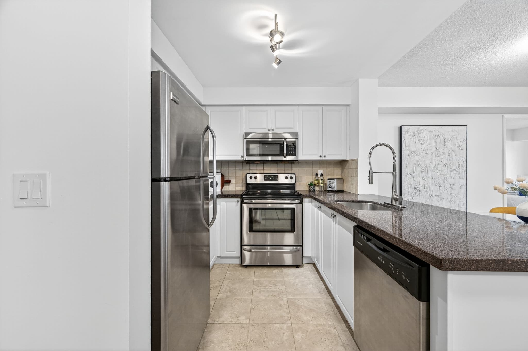 3 Michael Power Pl Unit 902 Toronto, ON M9A 0A2