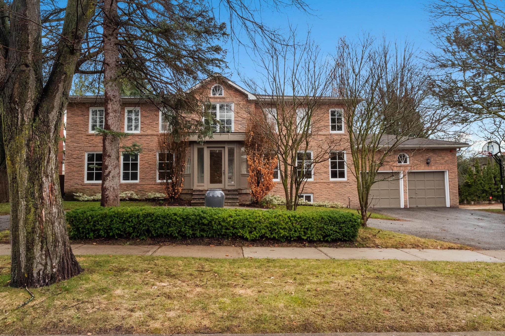 3 Sagewood Dr Toronto, ON M3B 1T4