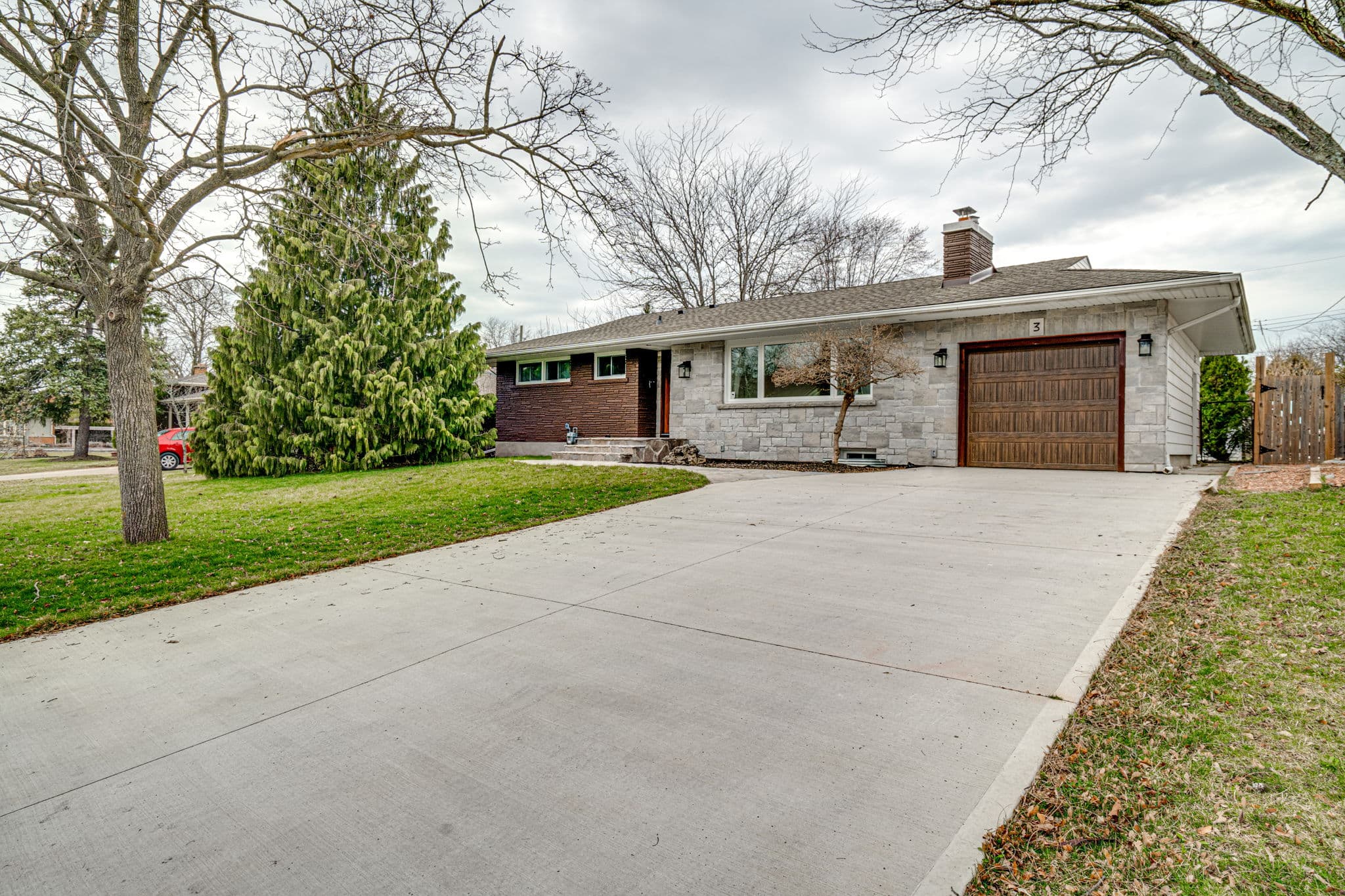 3 Shepherds Cir St. Catharines, ON L2T 2C8
