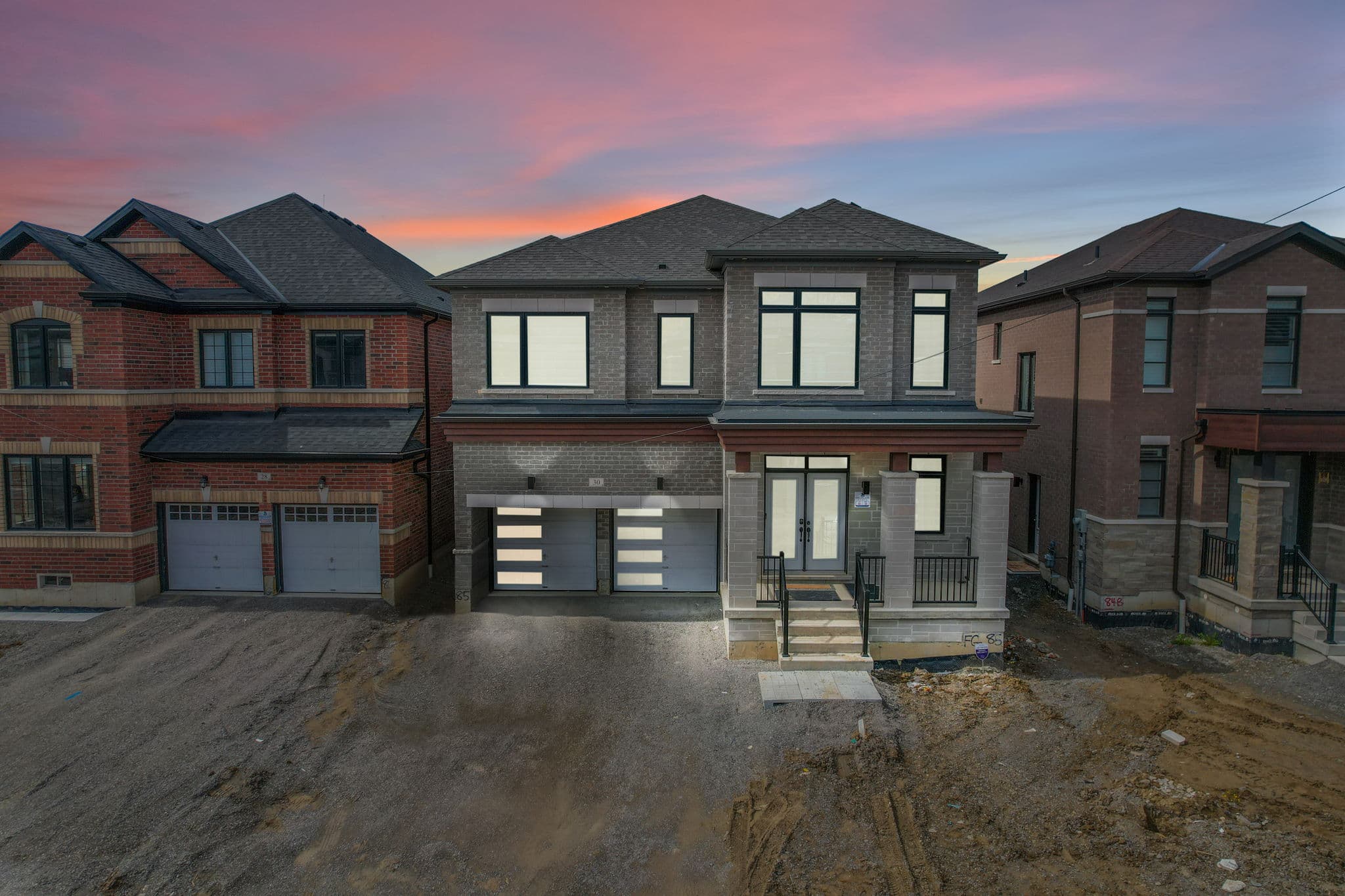 30 Fruitful Cres Whitby, ON L1N 9Y8