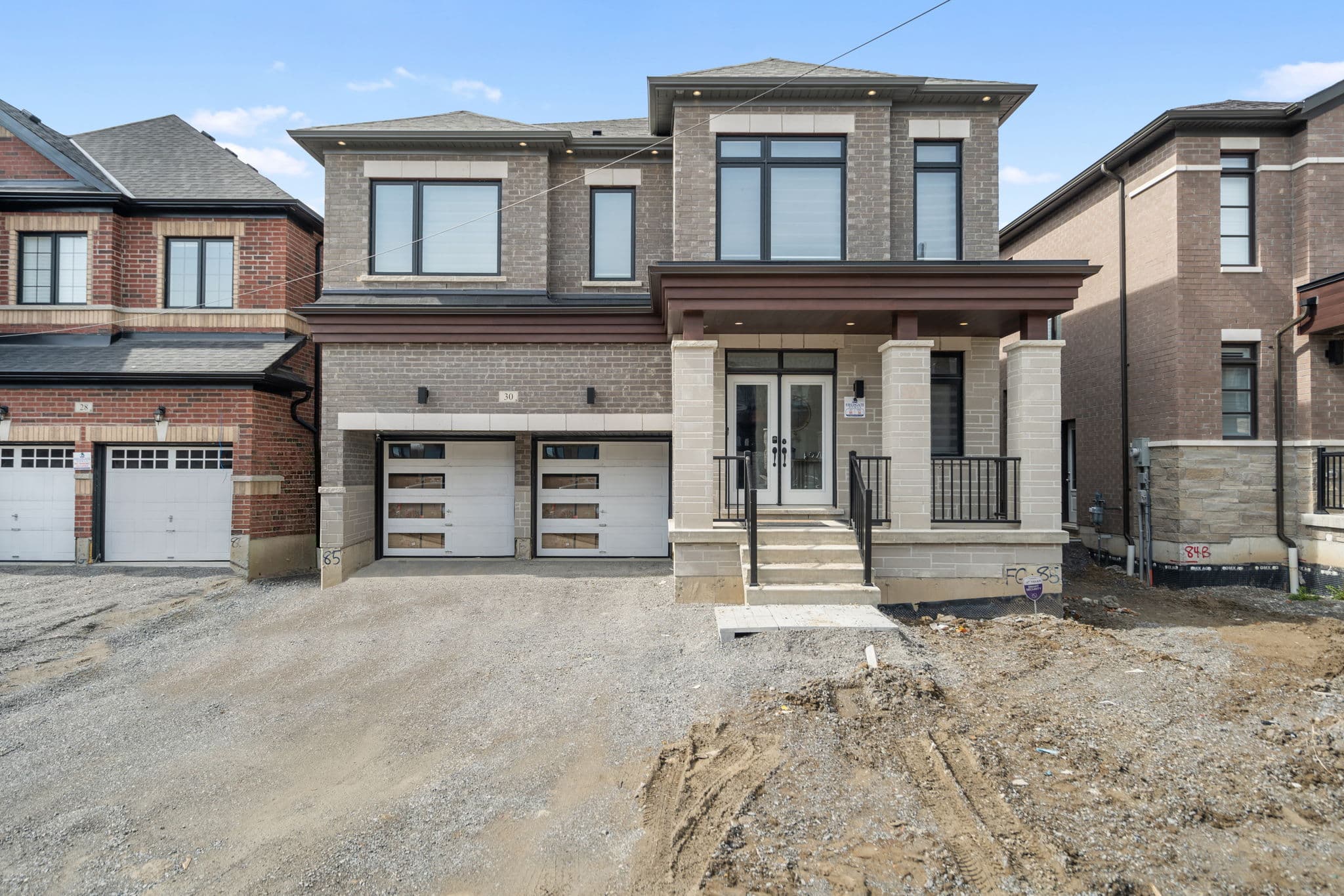 30 Fruitful Cres Whitby, ON L1N 9Y8