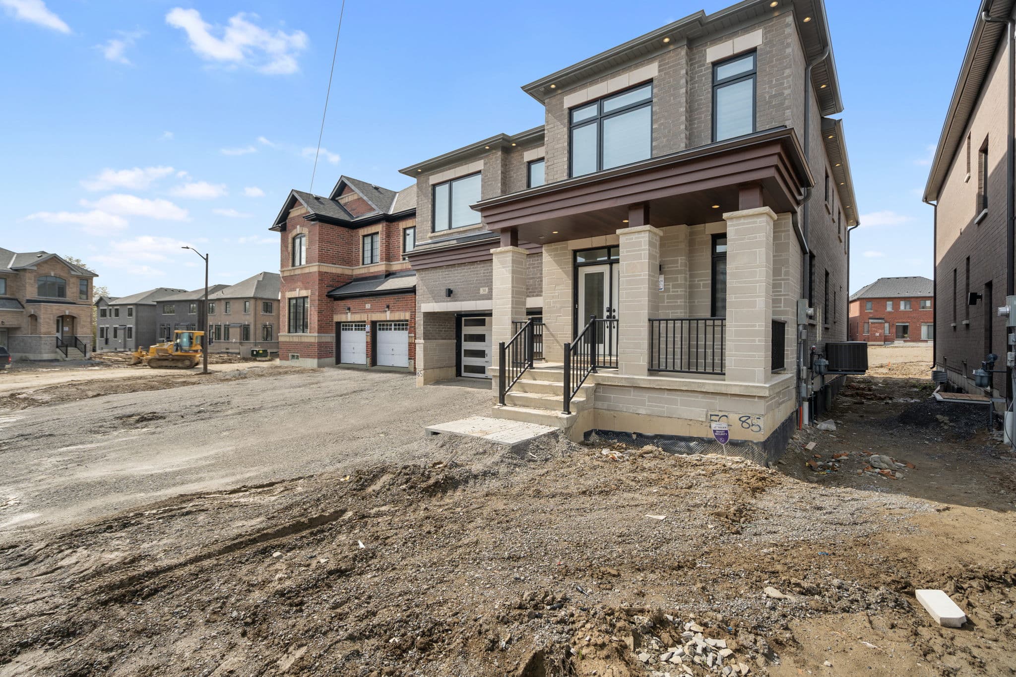 30 Fruitful Cres Whitby, ON L1N 9Y8