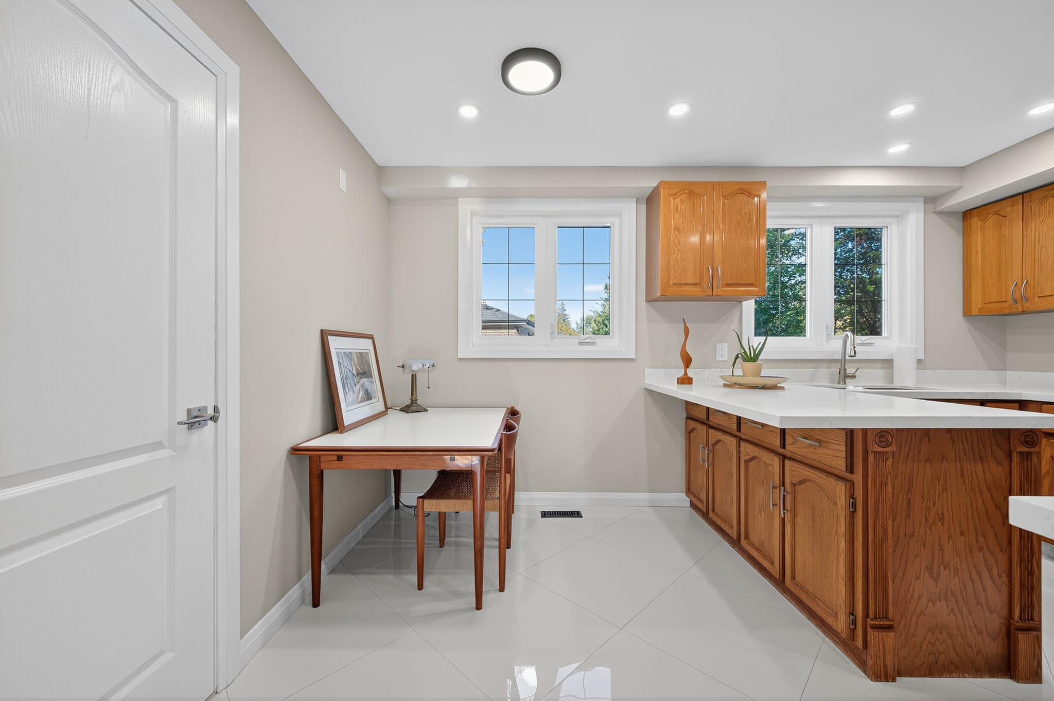 30 Goodview Rd Toronto, ON M2J 2K5