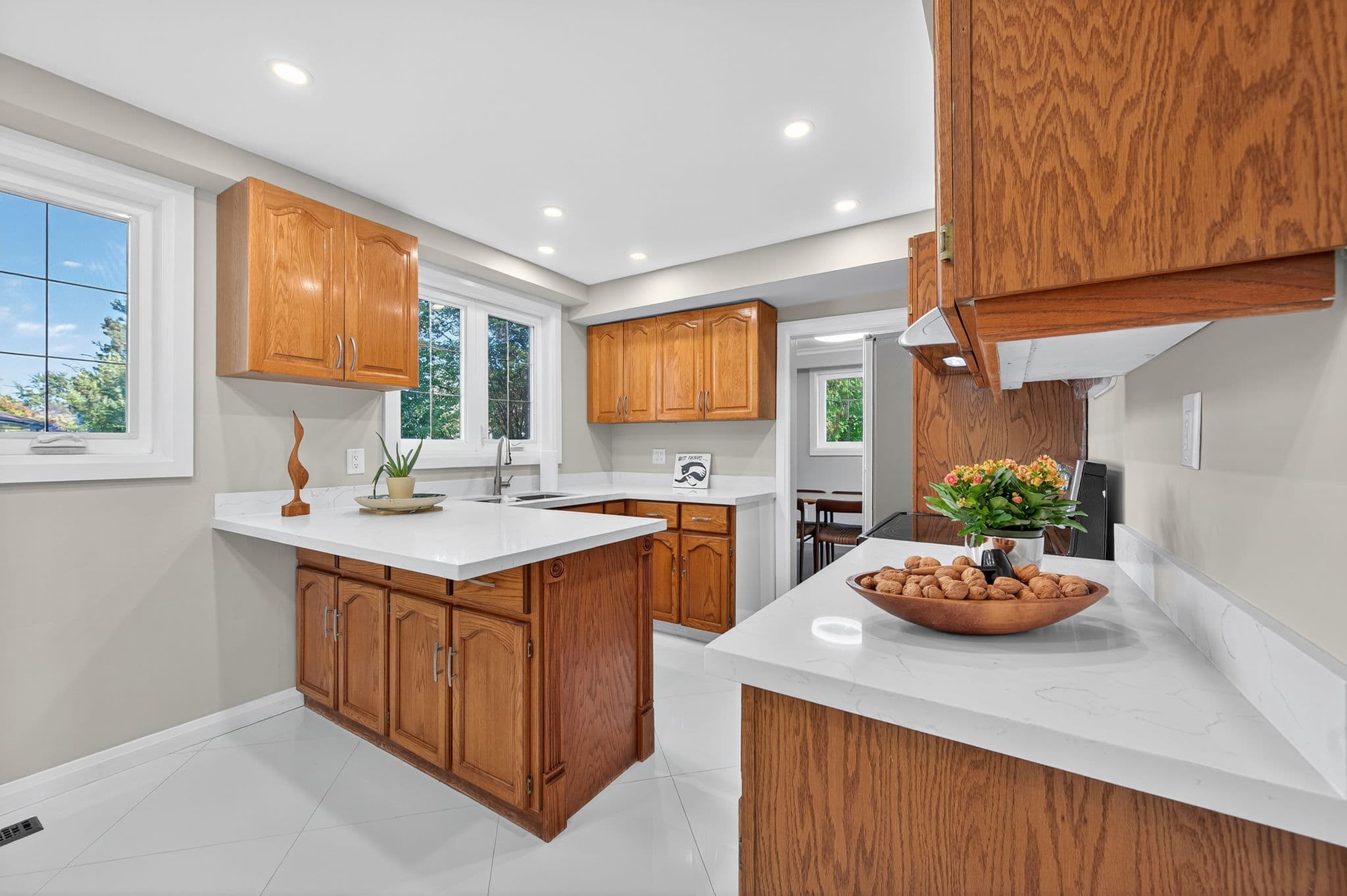 30 Goodview Rd Toronto, ON M2J 2K5