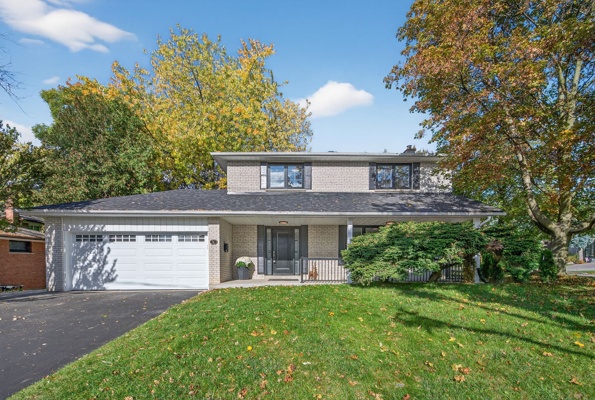 30 Goodview Rd Toronto, ON M2J 2K5