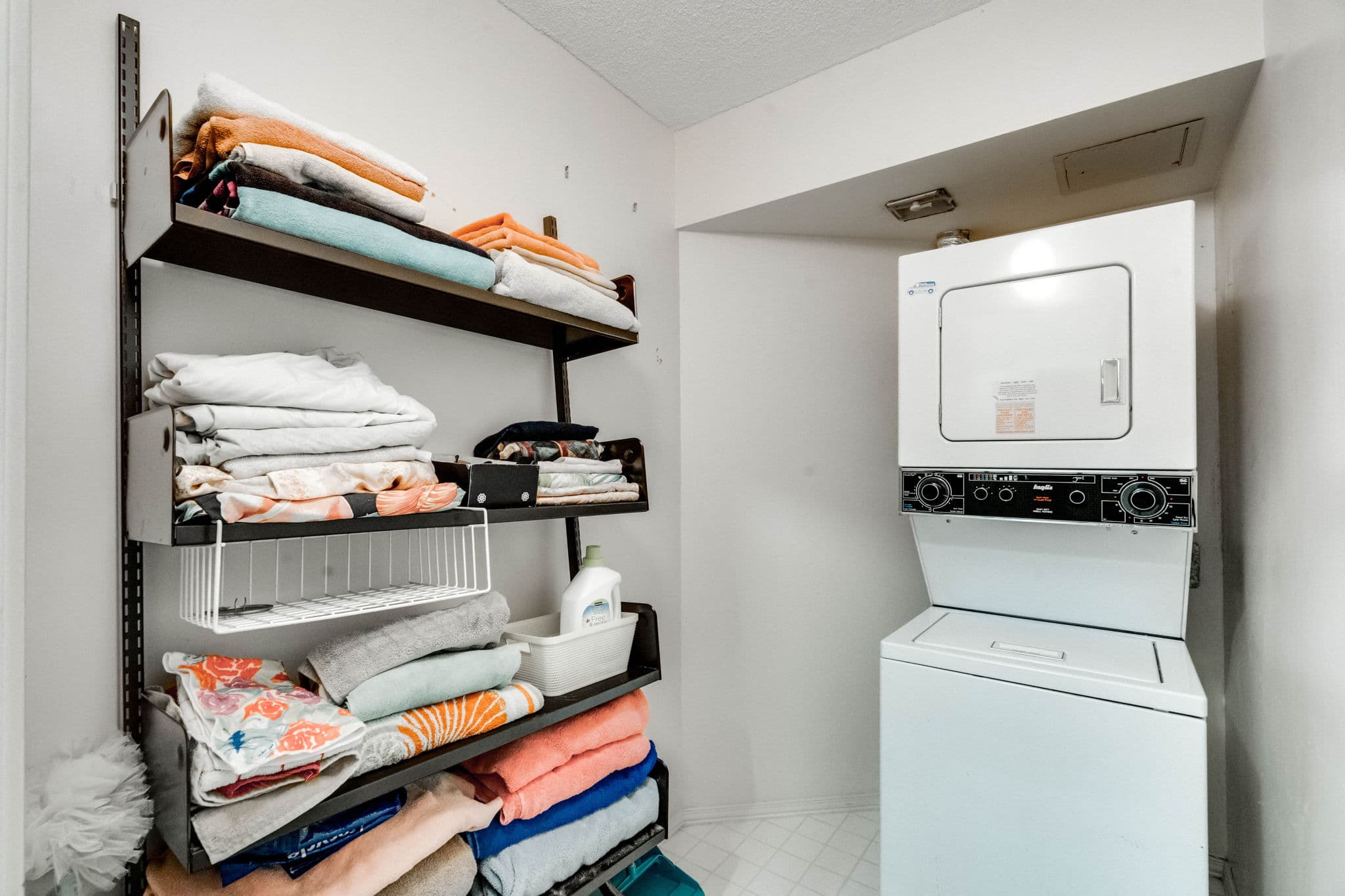 30 Greenfield Ave Unit 1705 Toronto, ON M2N 6N3