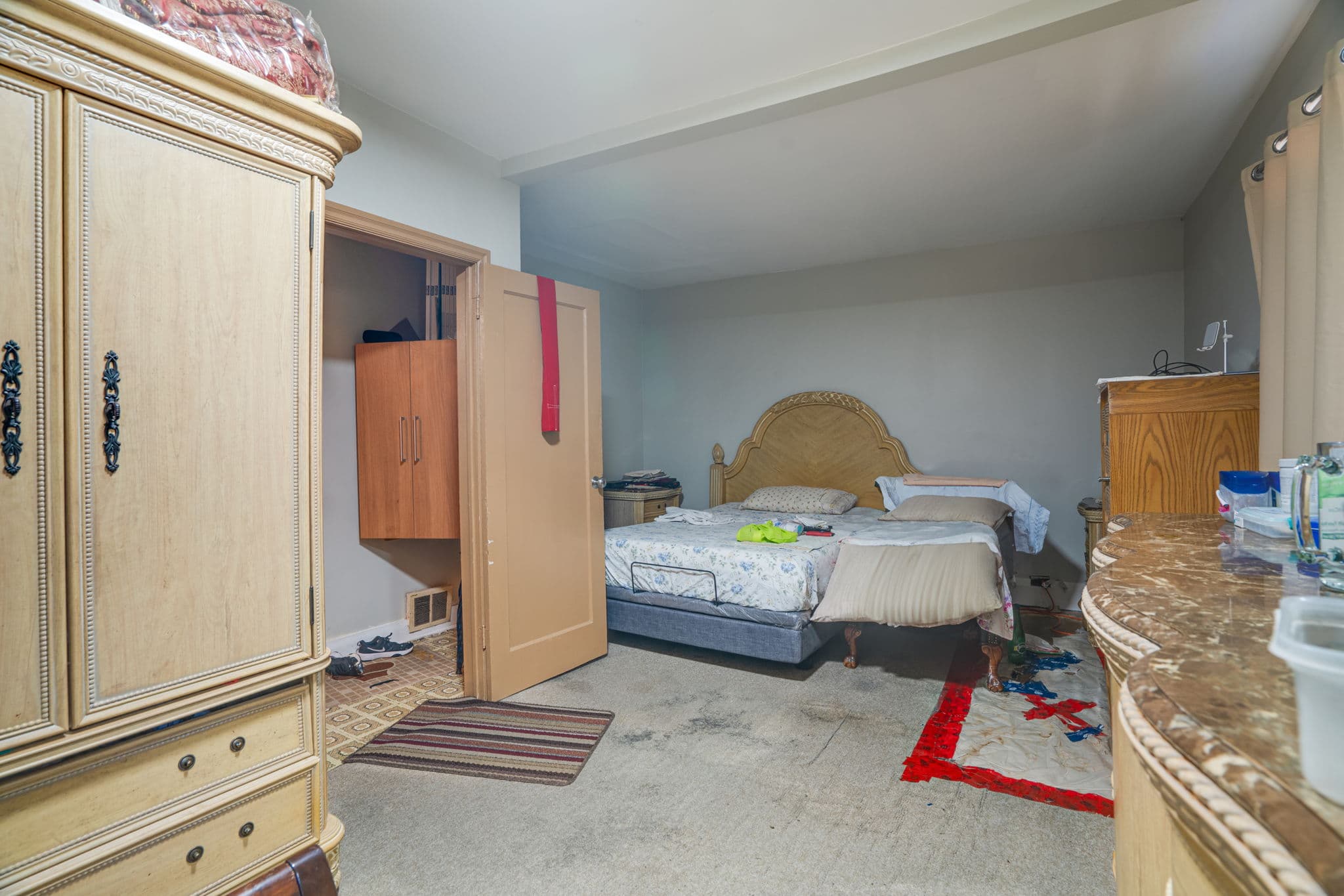 30 Hertford Ave Toronto, ON M6M 1S1