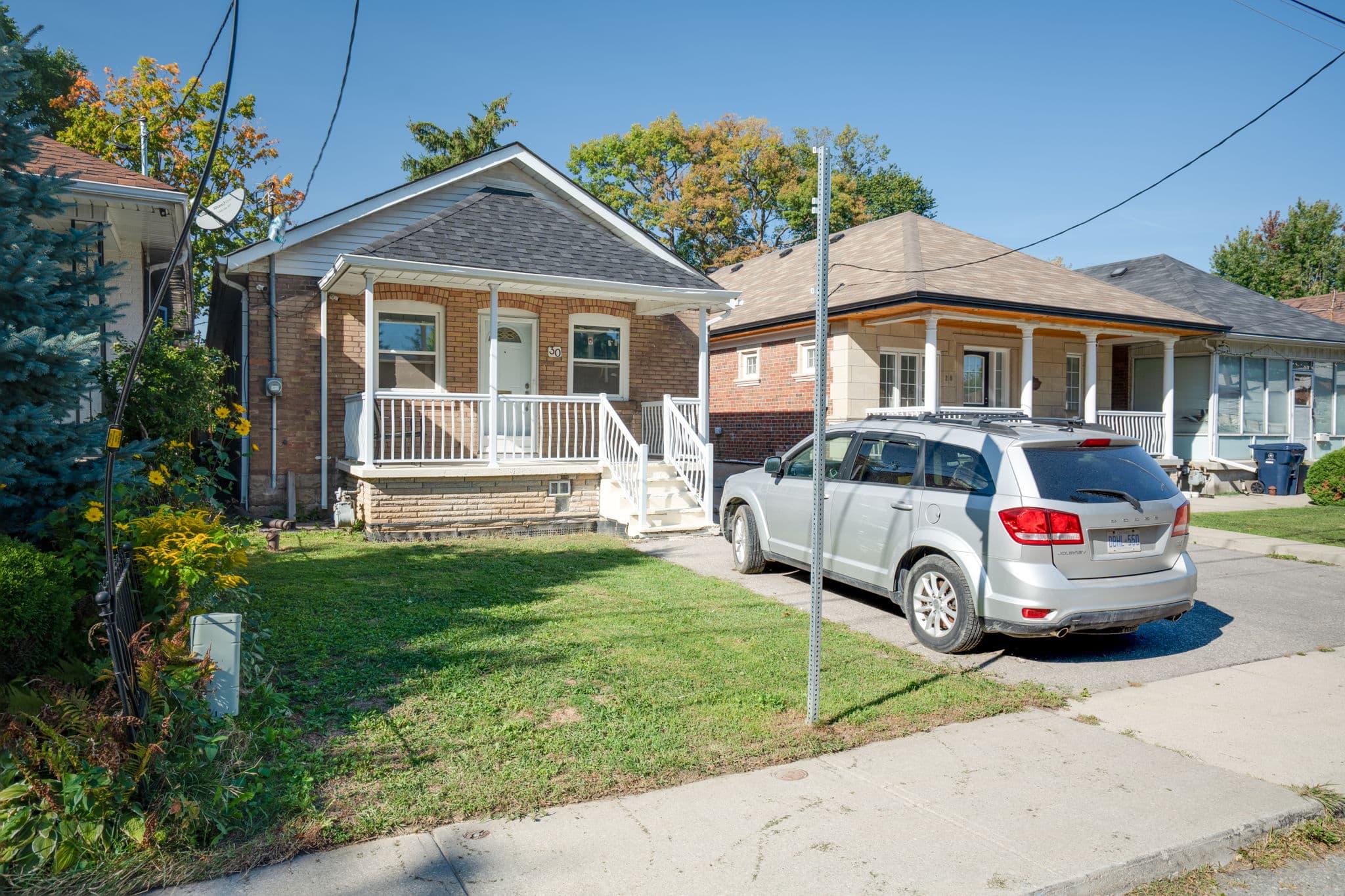 30 Hertford Ave Toronto, ON M6M 1S1