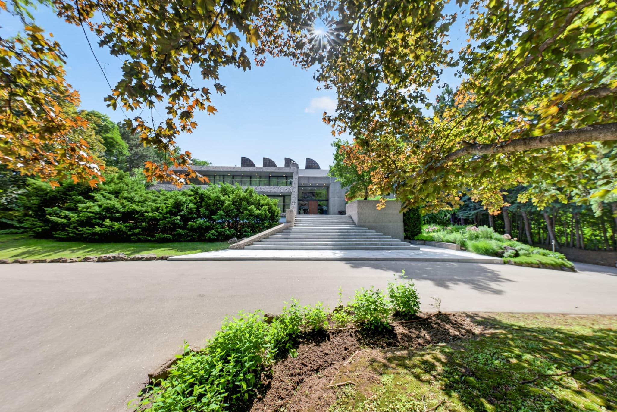 30 High Point Rd Toronto, ON M3C 2R3