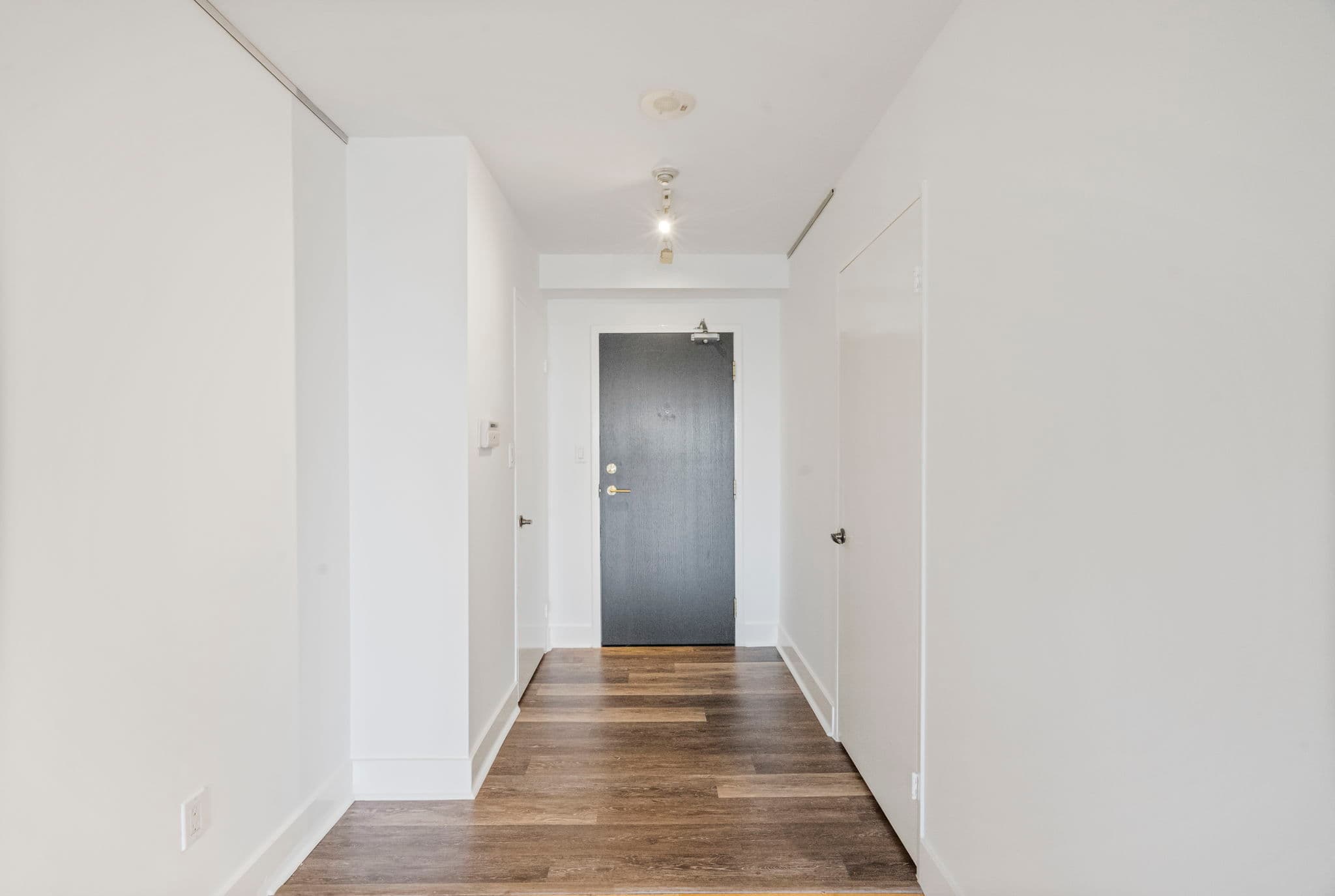30 Holly St Unit 1002 Toronto, ON M4S 3C2