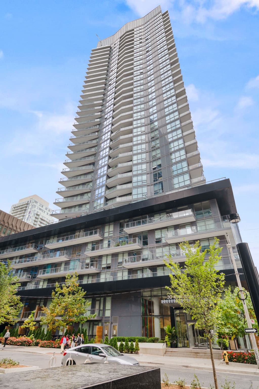 30 Roehampton Ave Unit 603 Toronto, ON M4P 0B9
