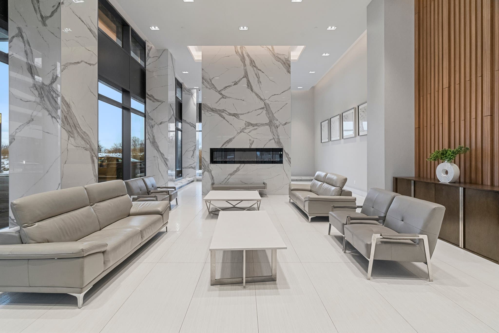 30 Shore Breeze Dr Unit 4121 Toronto, ON M8V 0J1