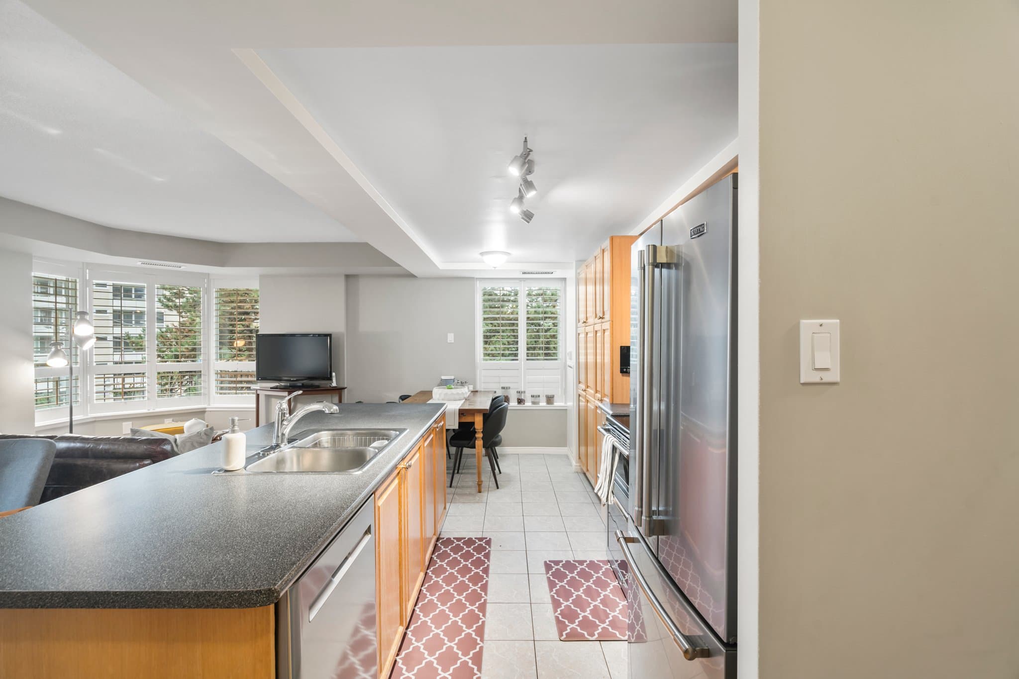 300 Balliol St Suite 412 Toronto, ON M4S 3G6