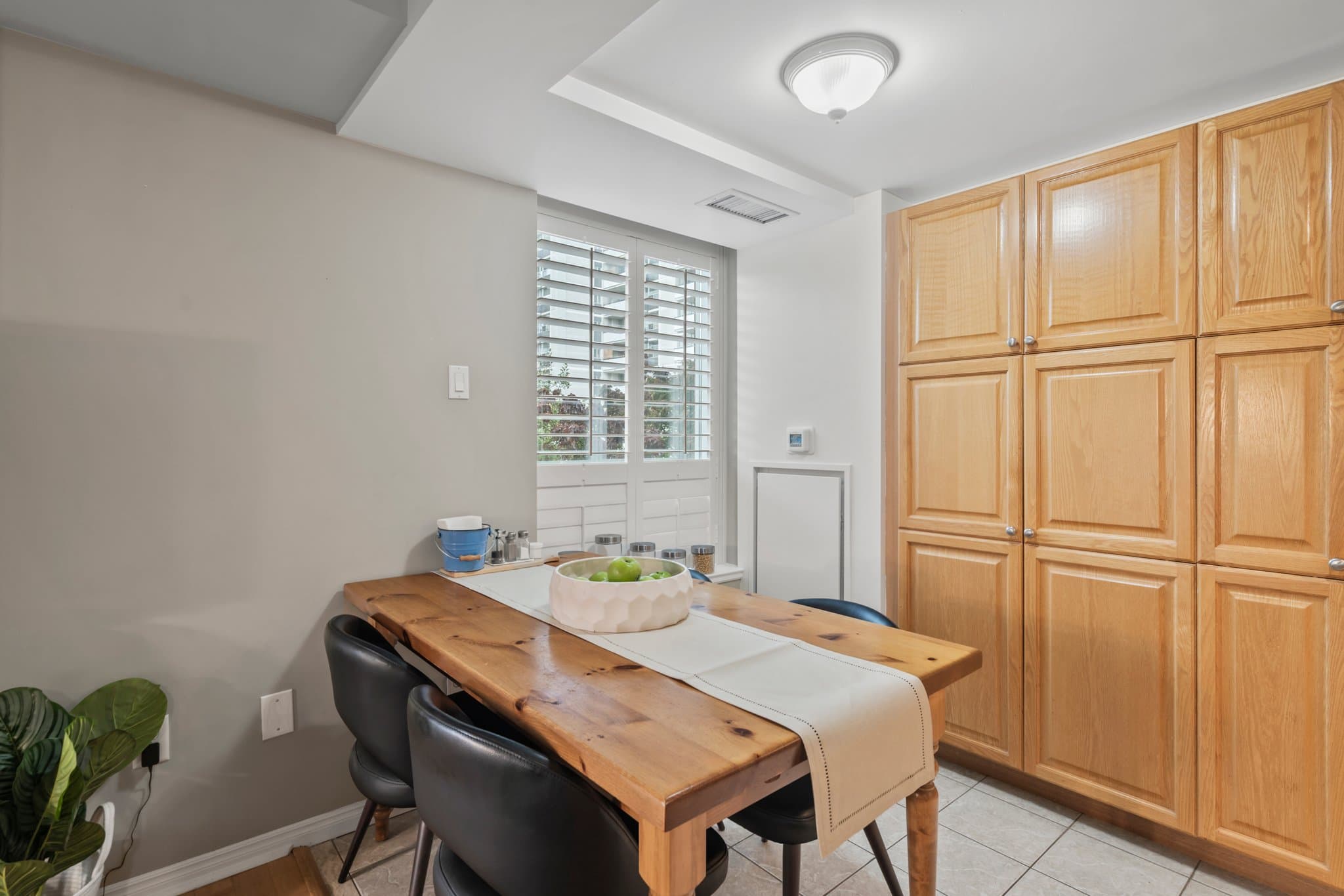 300 Balliol St Suite 412 Toronto, ON M4S 3G6